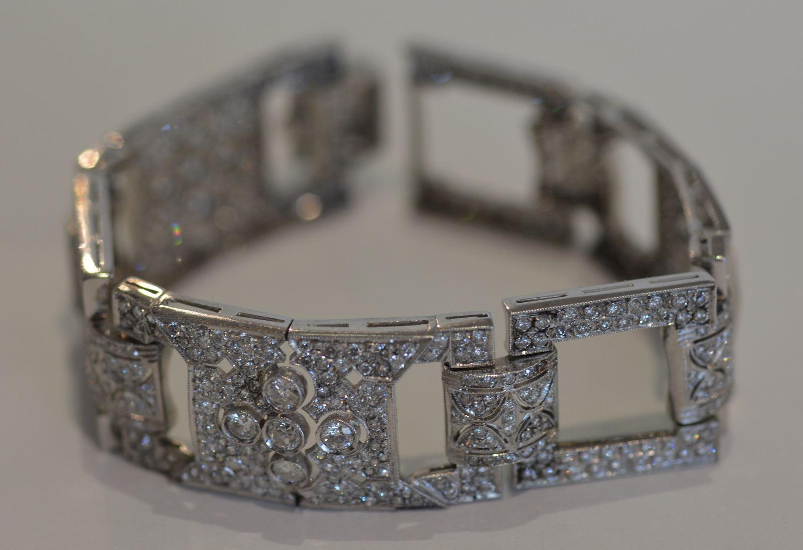 Platinum Art Deco Style Diamond Bracelet 8.30 Carat TDW, SI Clarity For Sale 8