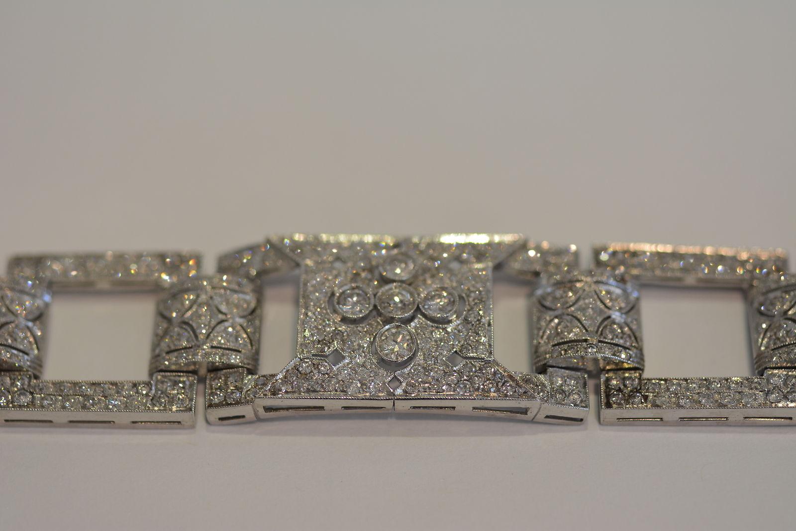 Women's Platinum Art Deco Style Diamond Bracelet 8.30 Carat TDW, SI Clarity For Sale
