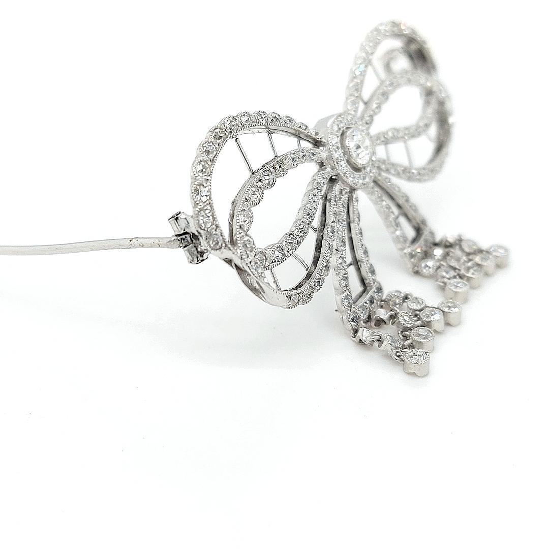 Platinum Artdeco Bowknot Diamond Brooch with Dangling Diamonds For Sale 4