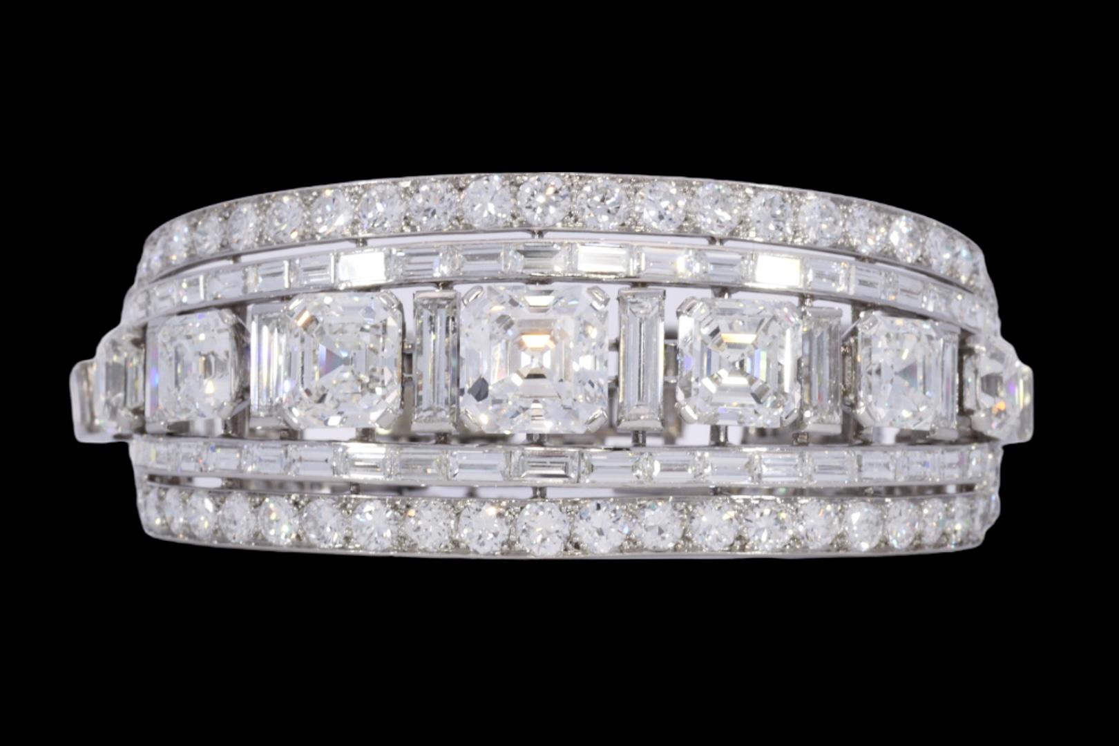 IGI Certified Platinum Ascher Cut 31.5 ct Diamonds Cuff Bracelet to His Majesty Qaboos Bin Said 

Qaboos bin Said was Sultan of Oman from 23 July 1970 until his death in 2020

Completely hand crafted in Platinum,one of a kind piece of