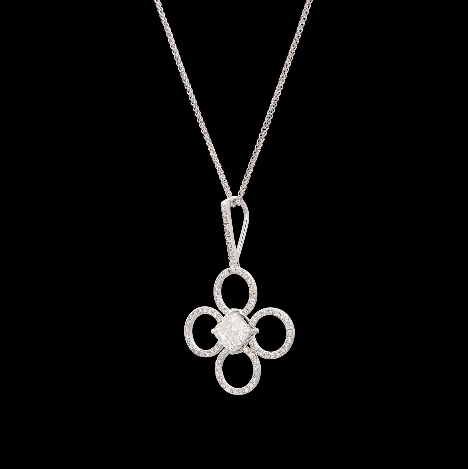 Ciondolo a forma di trifoglio con diamante taglio Asscher in platino di Daniel K. in vendita 2