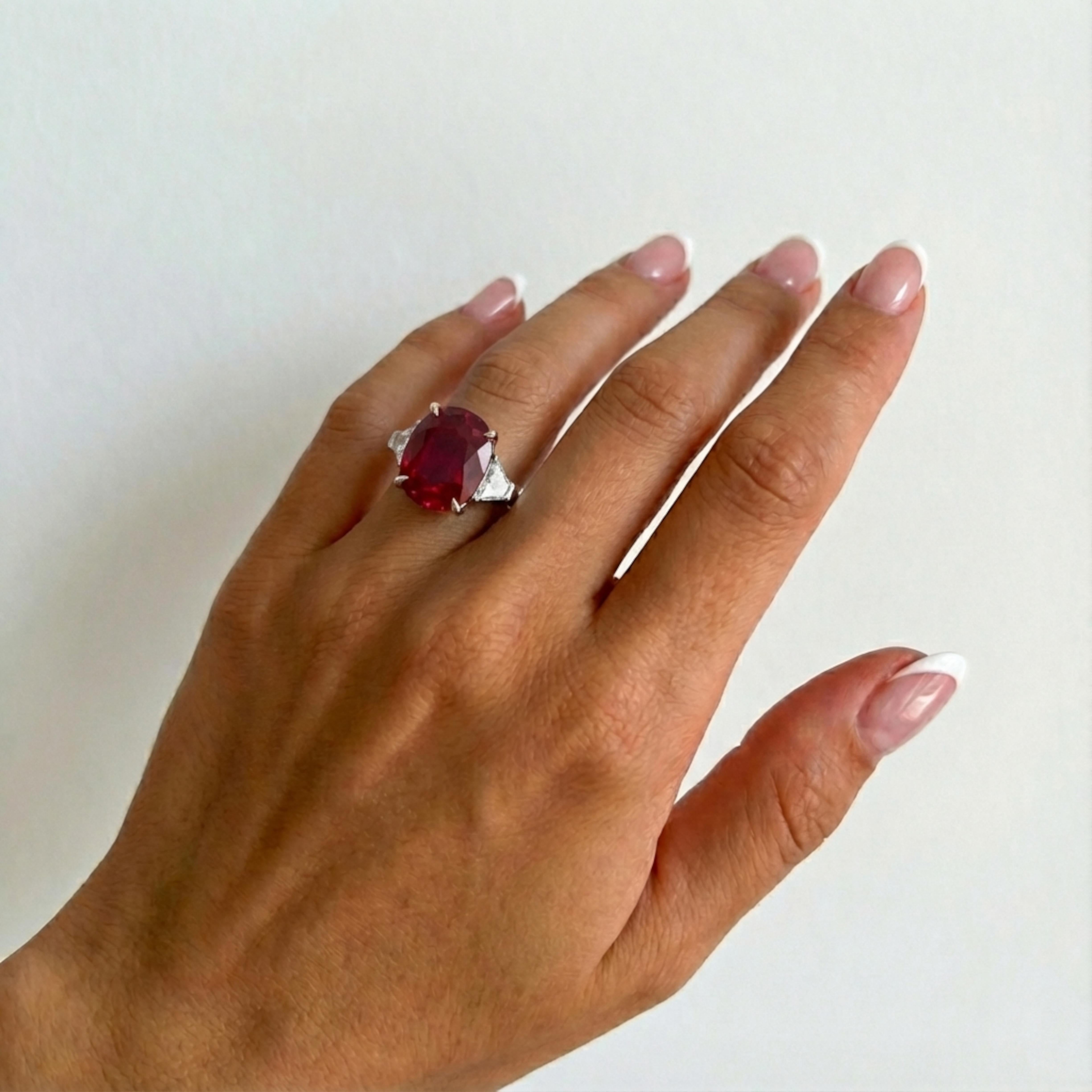 🔥 EXCEPTIONNEL GRS-CERTIFIÉ 6 CARAT BURMA NO HEAT RUBY RING 🔥 🔥 EXCEPTIONNEL GRS-CERTIFIÉ 6 CARAT BURMA NO HEAT RUBY RING 🔥
Nous présentons un rare rubis de Birmanie de 6,00 carats, certifié GRS, NO HEAT, et récompensé par le PLATINUM AWARD pour