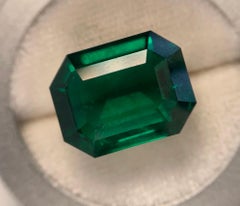 Platinum Awarded, 9.93 Carats Colombian Octagon Cut, Grs Certified Muzo