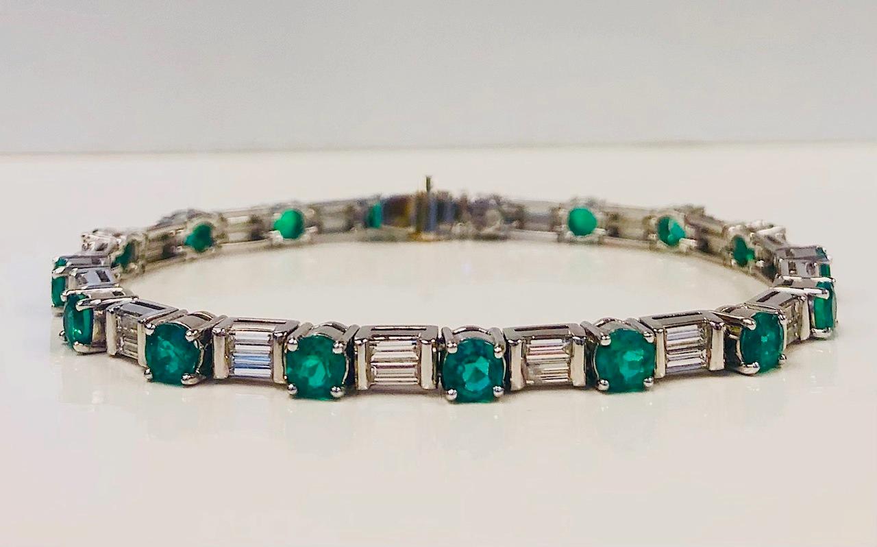 Platinum Baguette Diamond and Fine Emerald Line Bracelet In New Condition For Sale In New York, NY