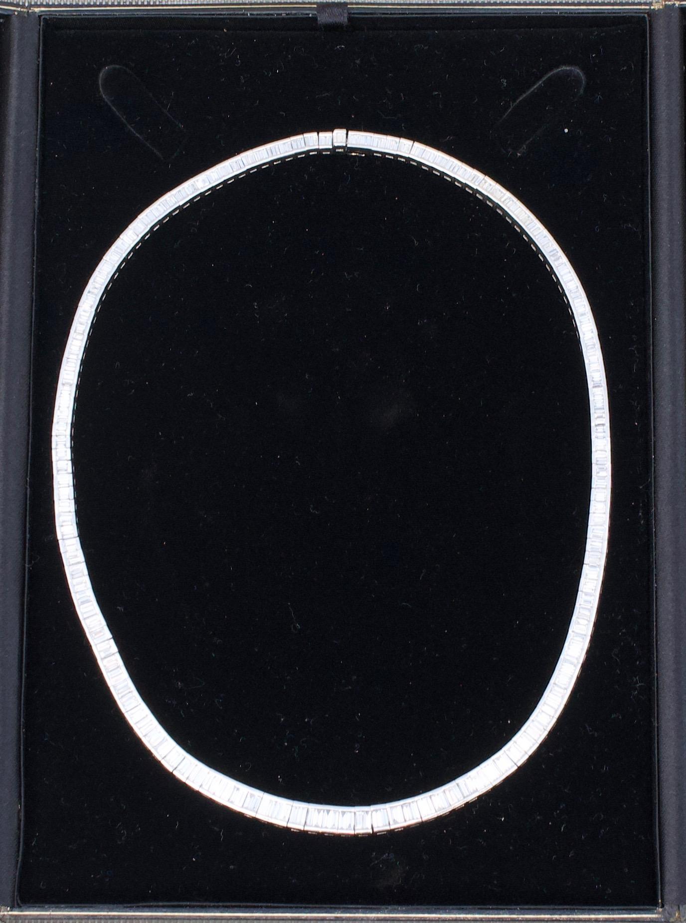 Collana in platino con diamanti baguette a linea retta 17,50 carati in vendita 5