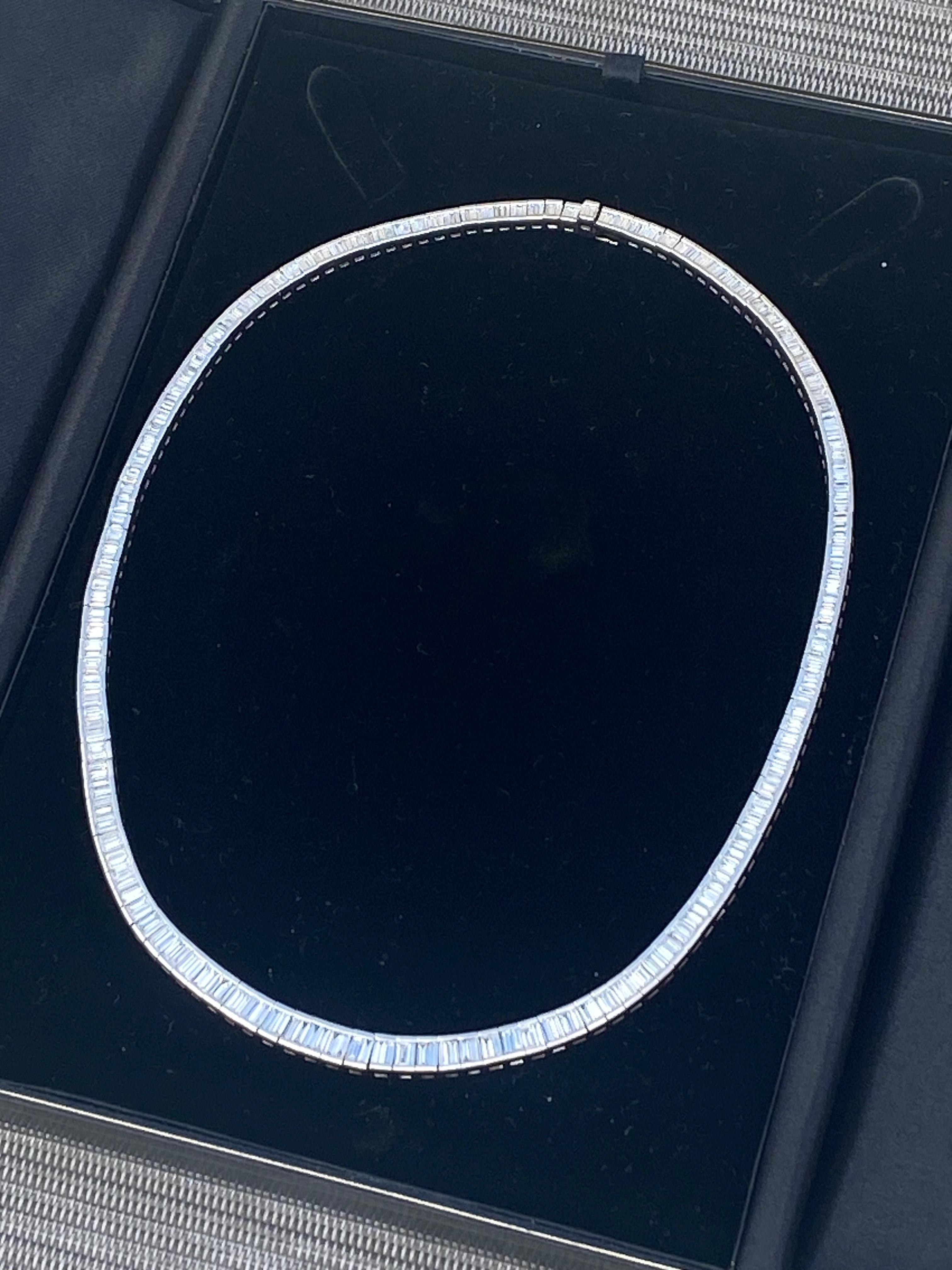 Collana in platino con diamanti baguette a linea retta 17,50 carati in vendita 2