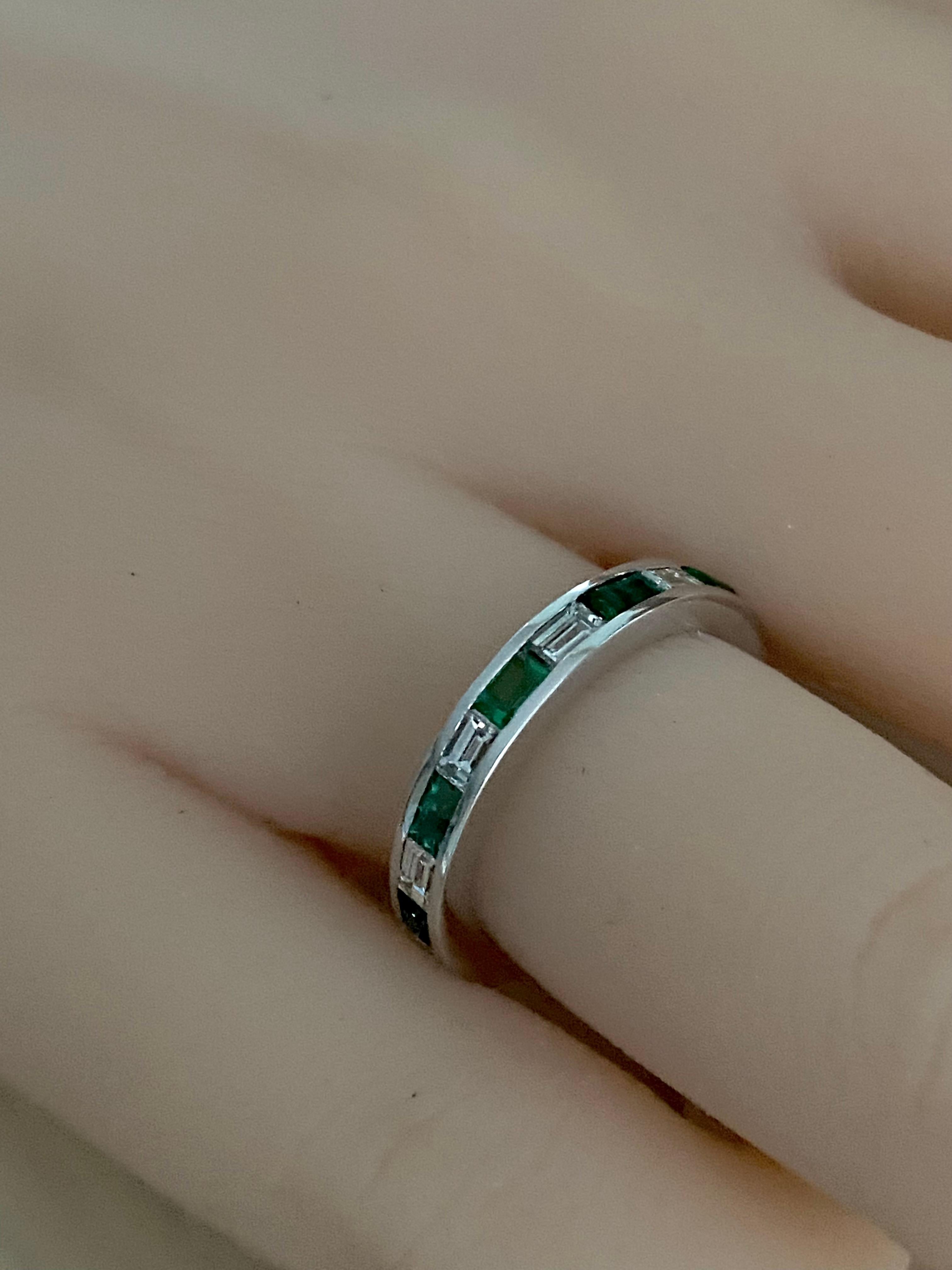 Platinum Baguette Shape Emerald and Diamond Eternity Band In New Condition For Sale In New York, NY