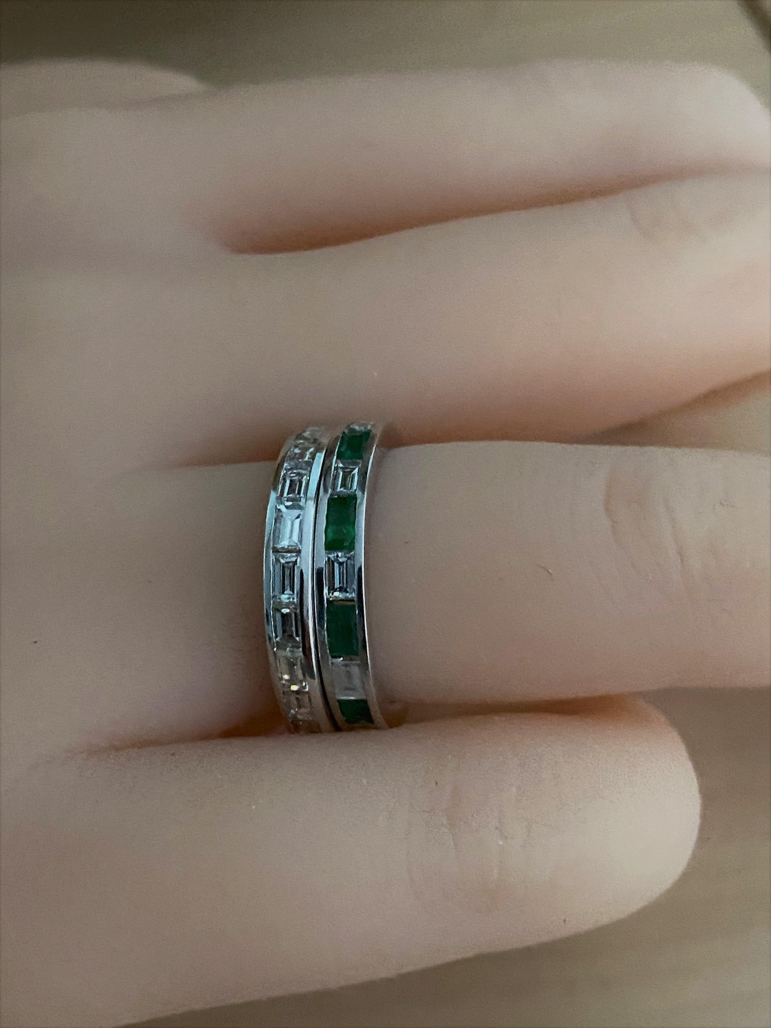 Eternity-Ring aus Platin mit Smaragd in Baguette-Form und Diamant 3