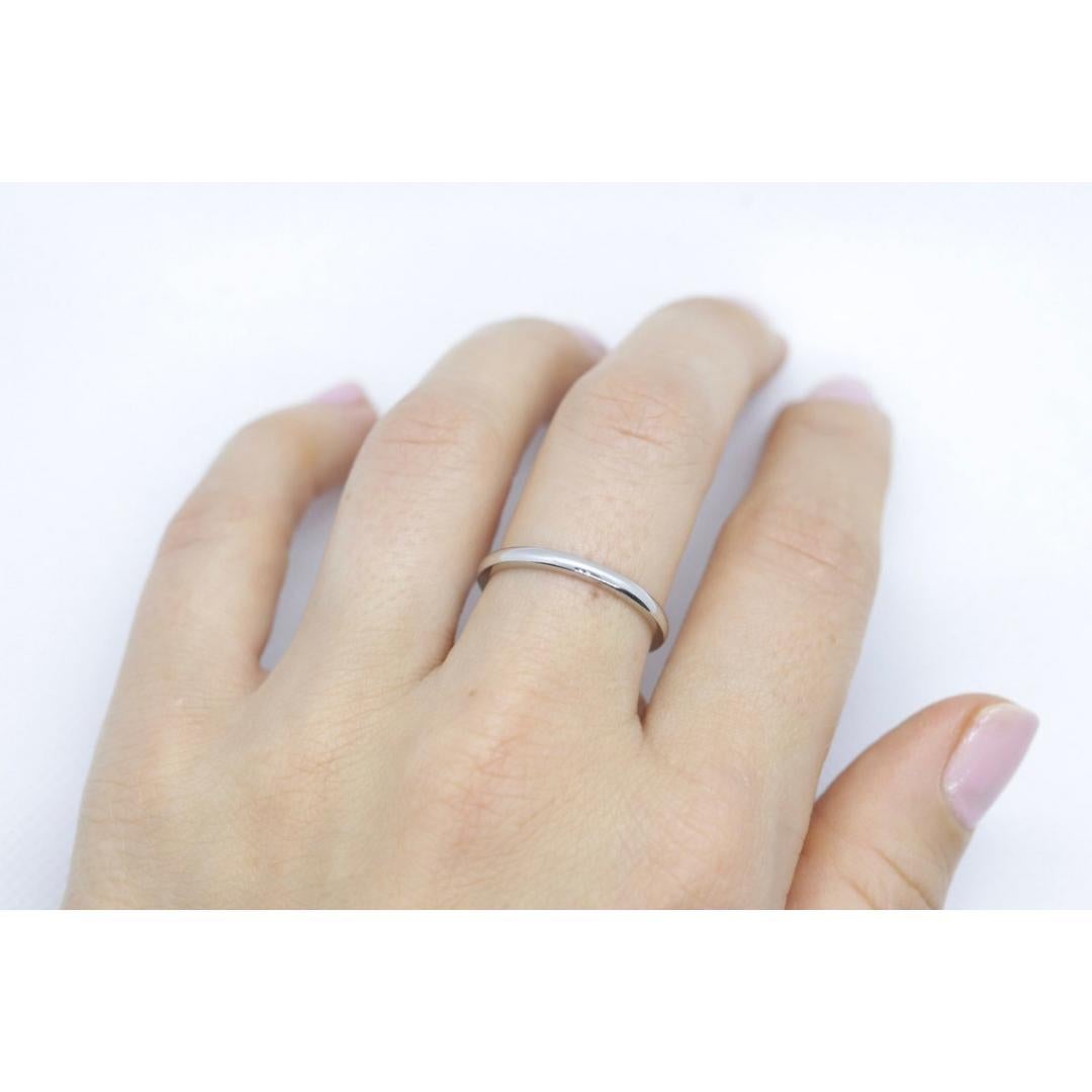 Banda de platino de 2 mm de ancho. Media alianza fina redonda. Anillo de platino. Mujeres Hombres en venta 1