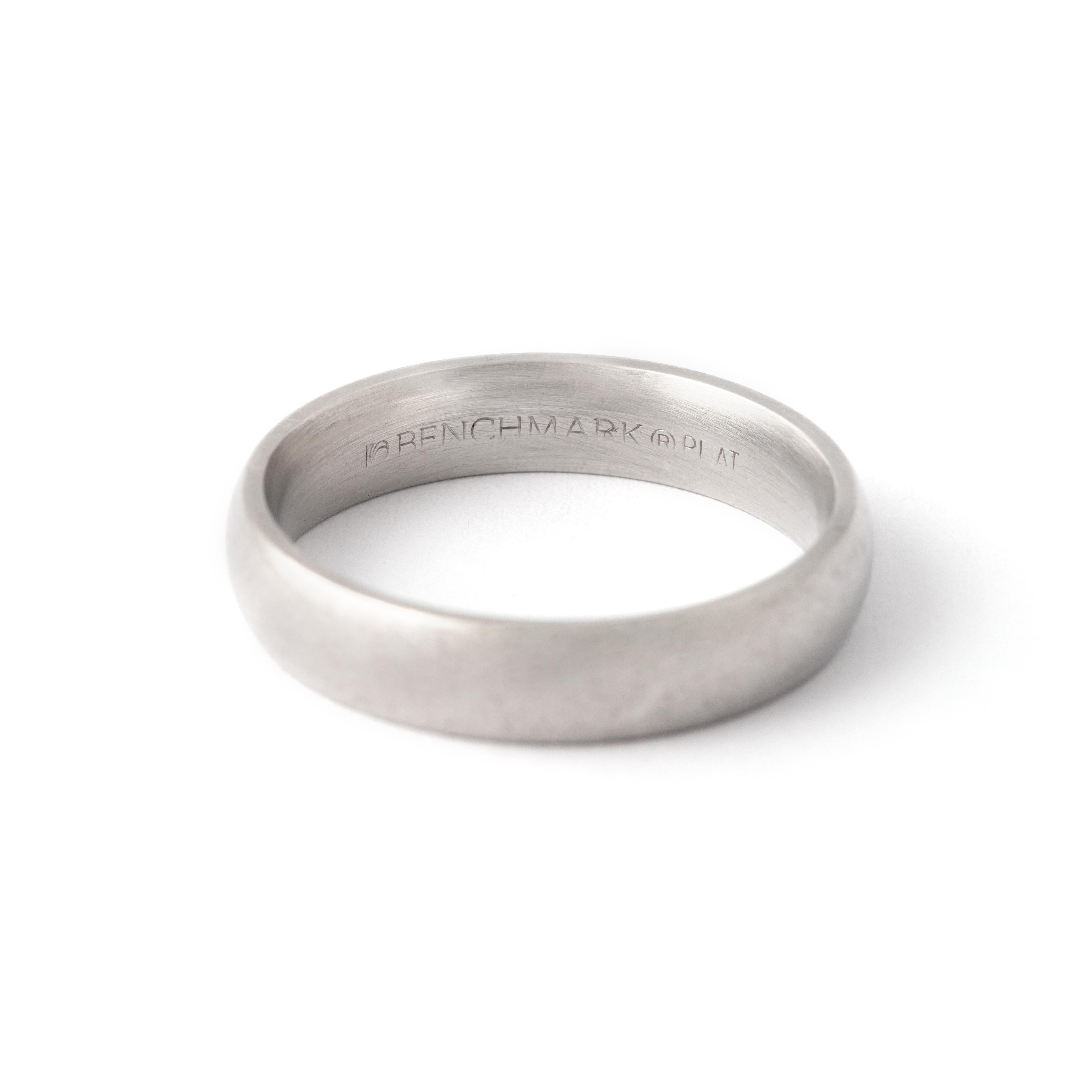 Women's or Men's Platinum Band Ring For Sale
