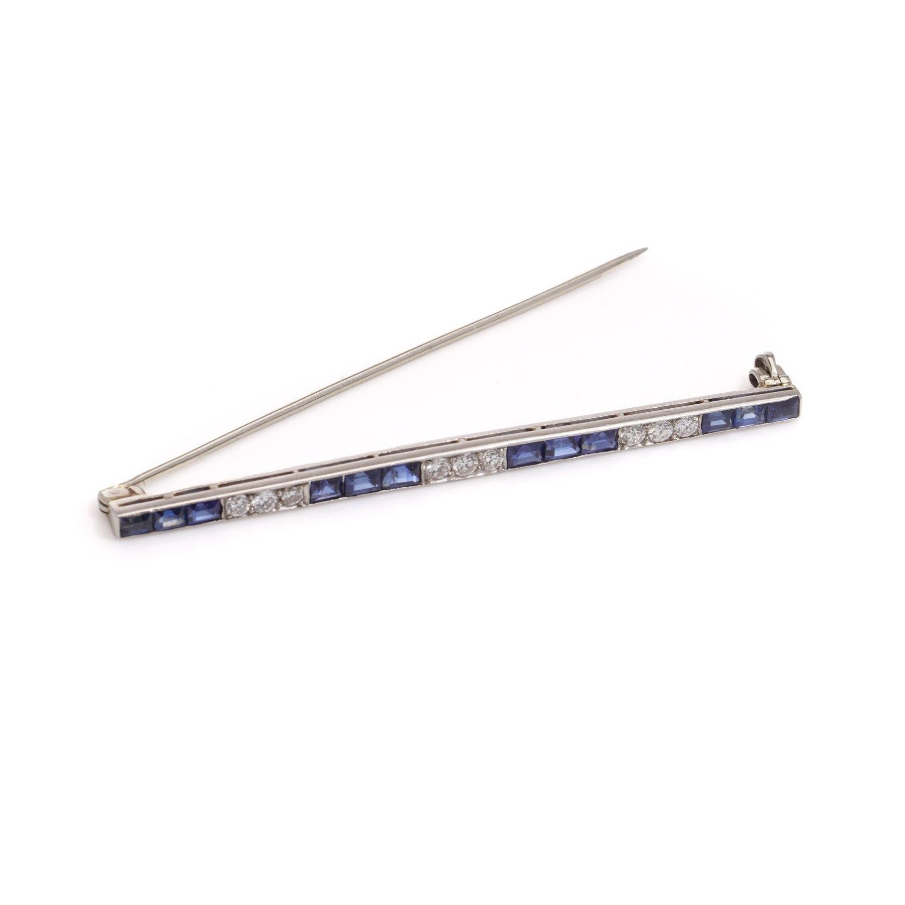 Platinum bar brooch set with sapphires and diamonds  For Sale 3