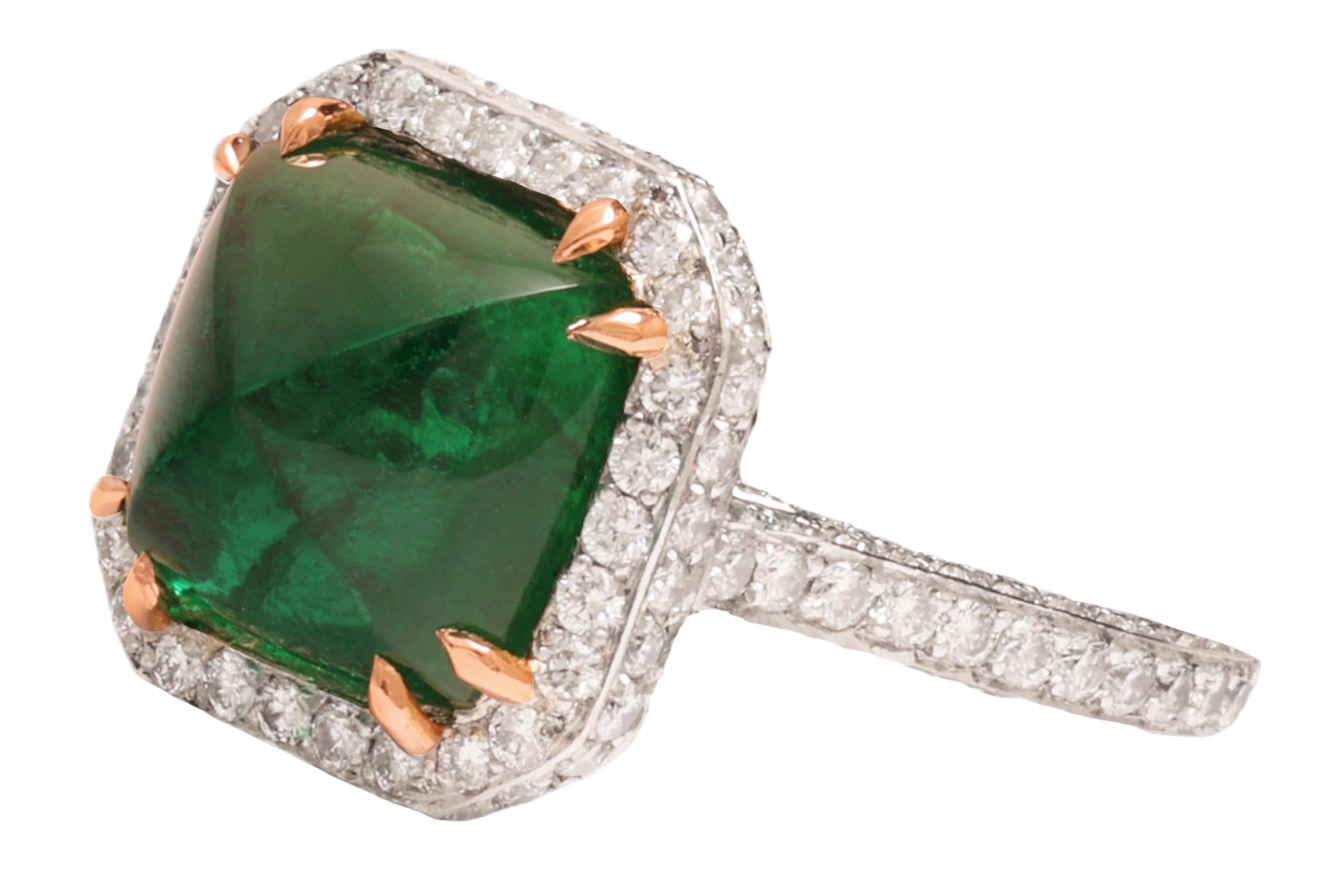 Bague Bez Ambar en platine avec émeraude cabochon Sugarloaf et diamant

Emeraude : Cabochon Sugarloaf Vert intense 6.34 Ct Minor