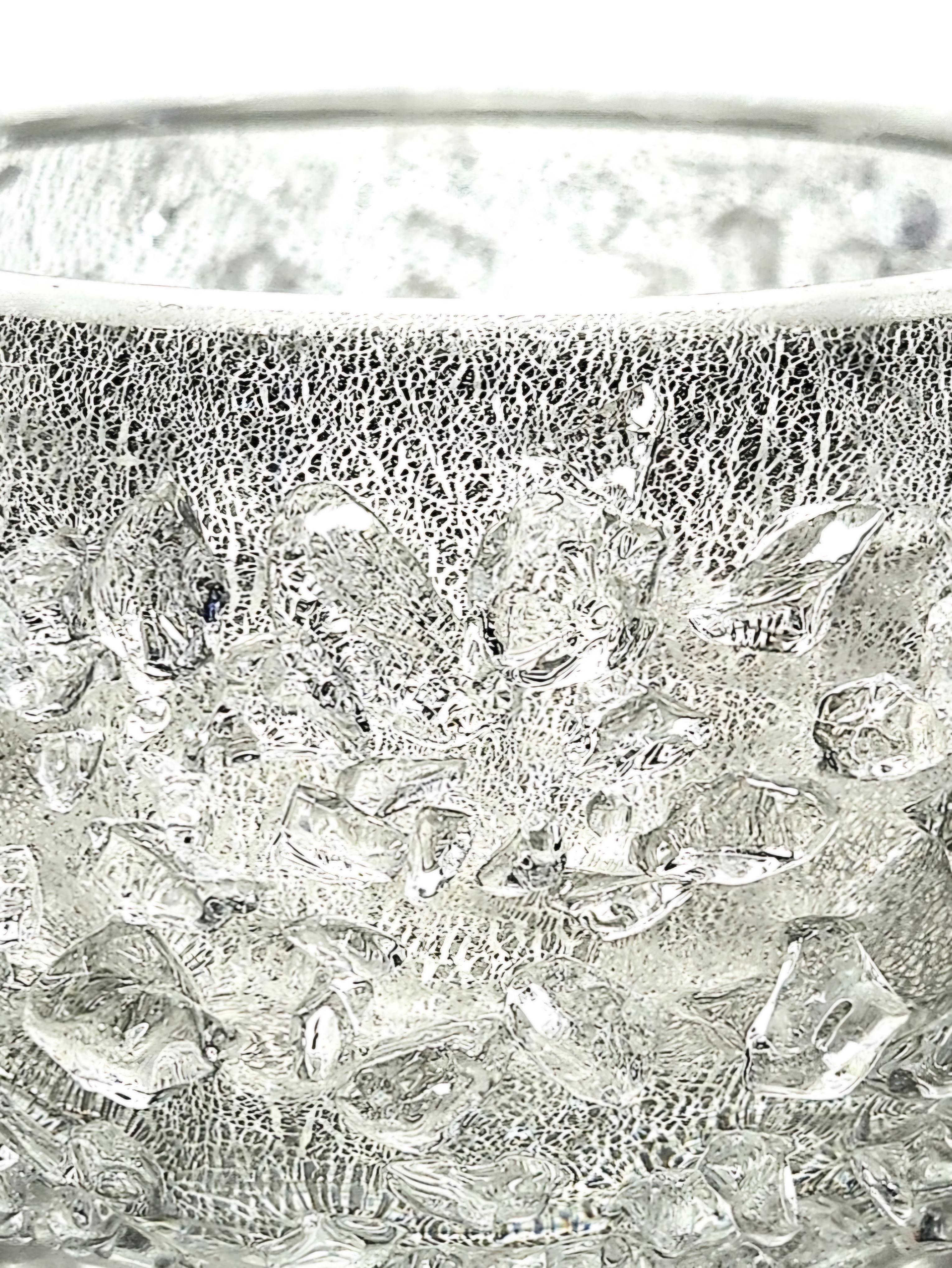 Moderno Ciotola Bling in platino realizzata a mano con foglie di platino e frammenti di cristallo in vendita