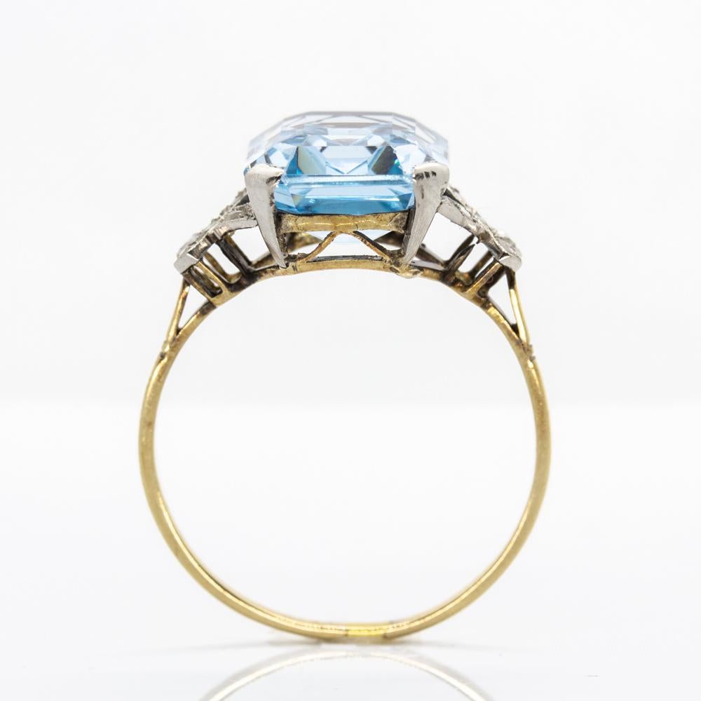 Platinum Blue Topaz and Diamond Ring In Excellent Condition For Sale In Miami, FL