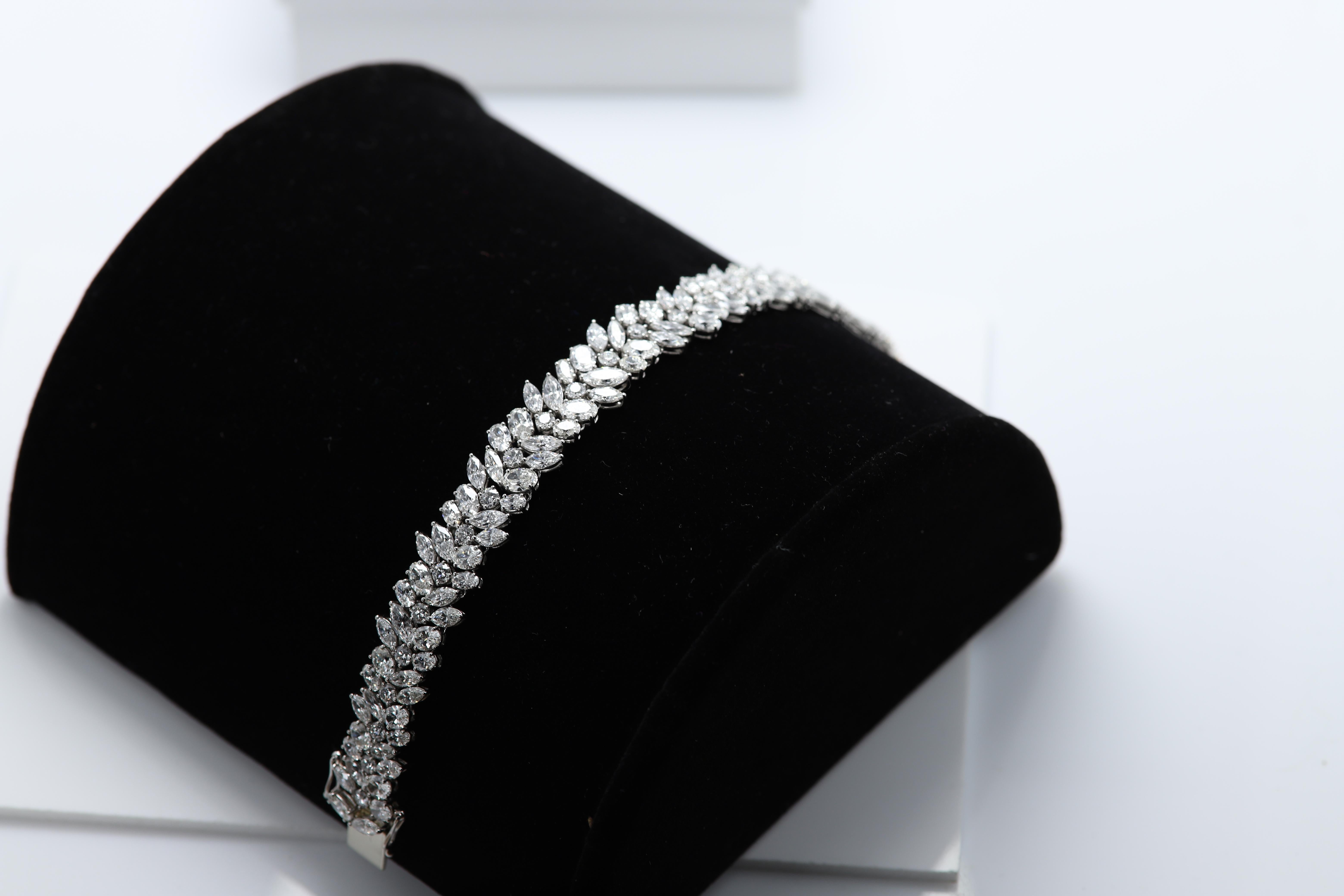 Platinum Bracelet 25 Carat Marquise and Oval Mix Diamonds Free Style In New Condition For Sale In Brooklyn, NY