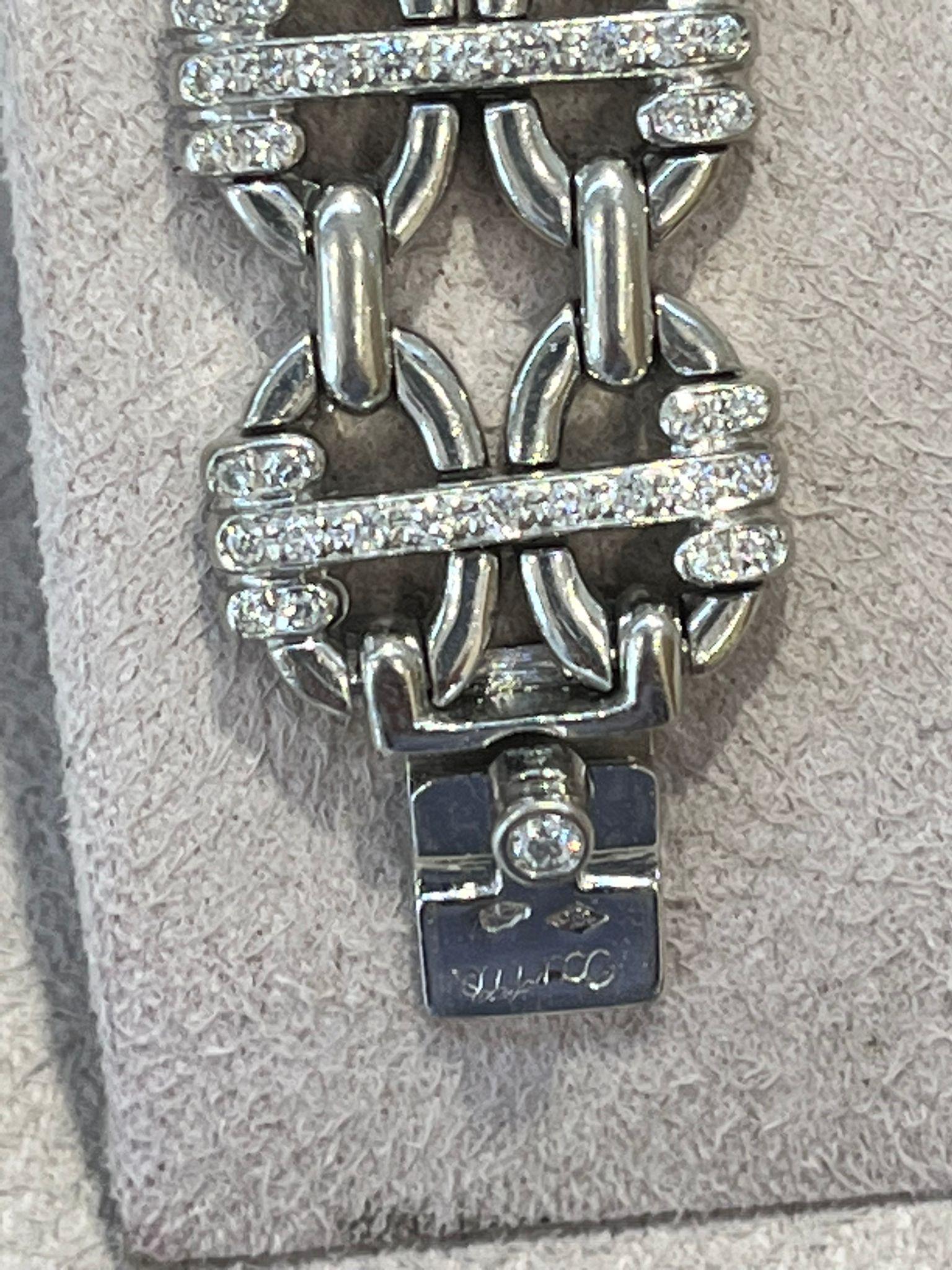 Bracciale in platino con diamanti e rubini In condizioni ottime in vendita a Tel Aviv - Jaffa, IL