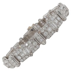 Bracelet en platine avec diamants trapézoïdaux de 8 carats, émeraudes et taille vieille mine