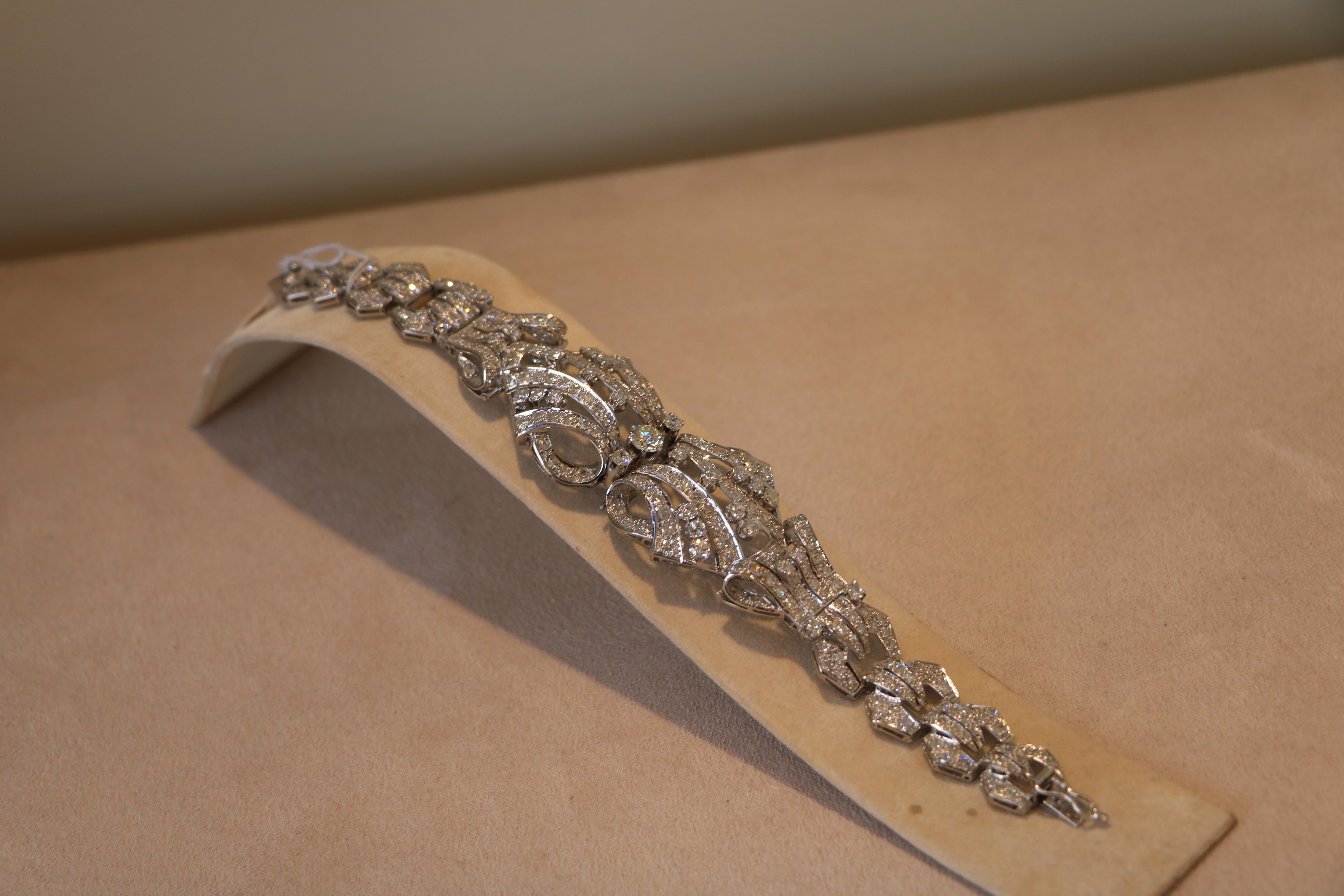 Platinum bracelet with diamonds For Sale 5