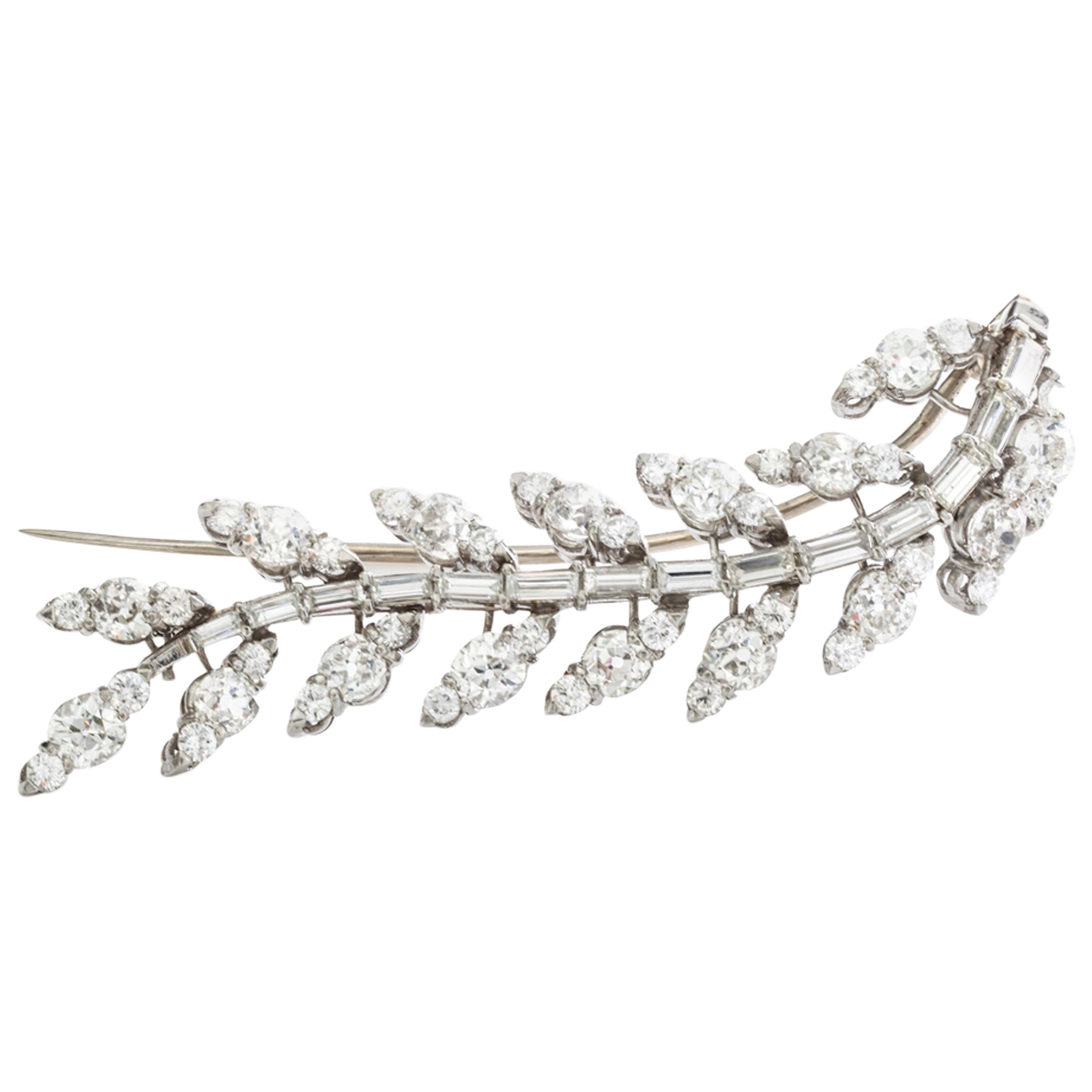 Broche de platino con 5,80 quilates de diamantes talla antigua