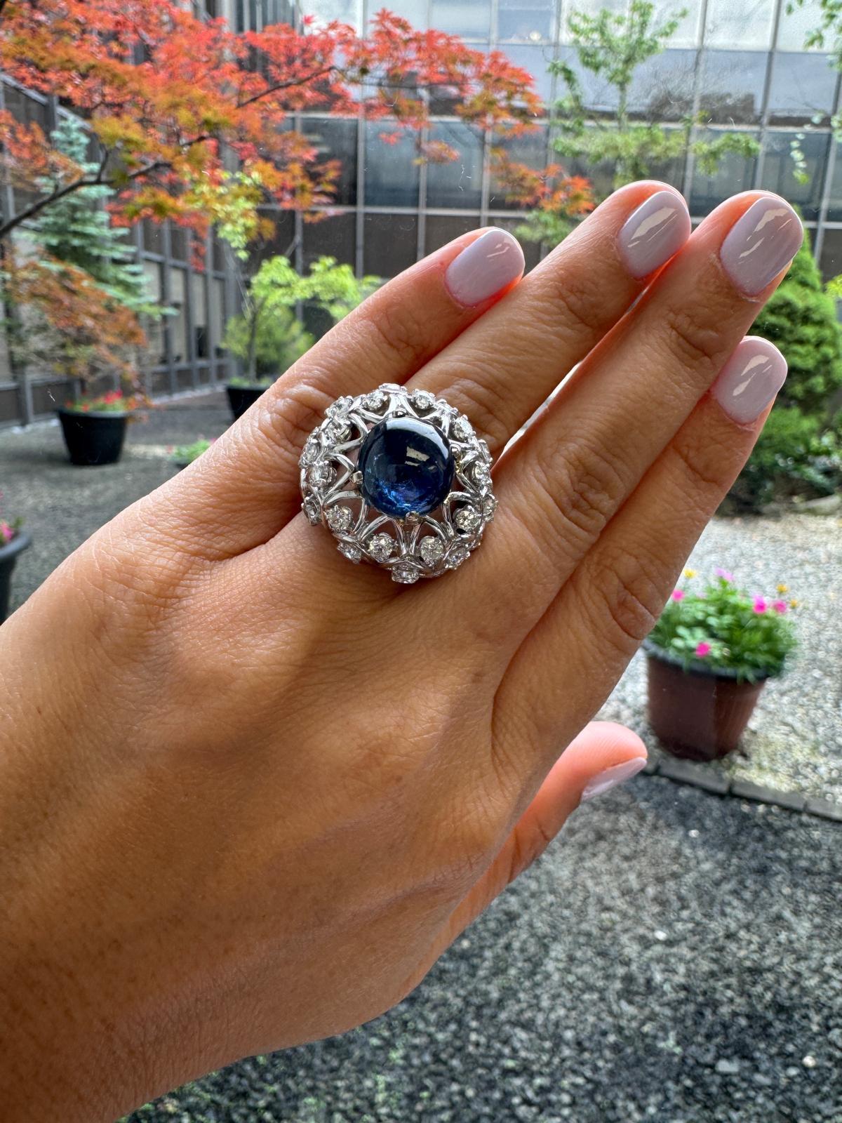 Anello in platino con zaffiro cabochon e diamante a cupola in vendita 6