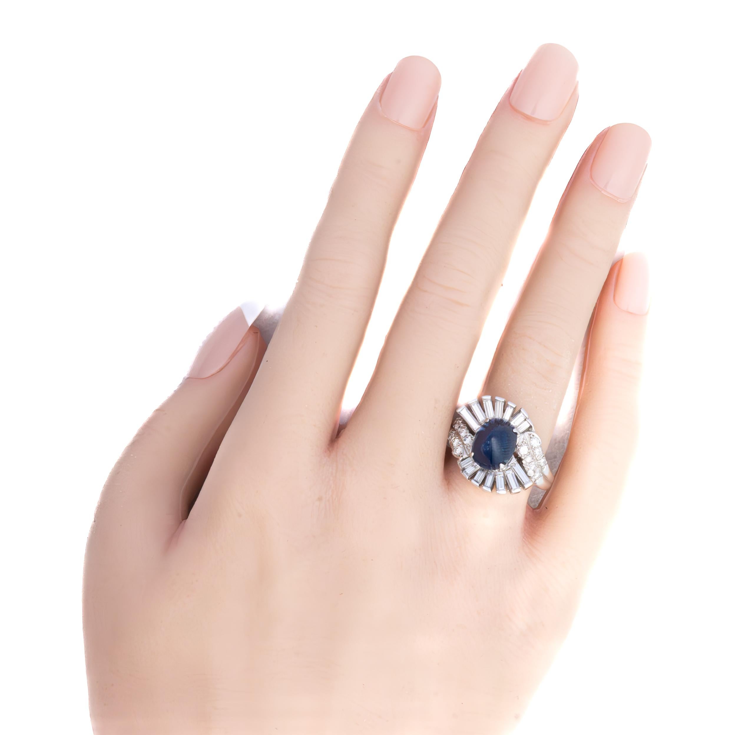 Platin Cabochon Saphir und Diamant Wellenring (Retro) im Angebot