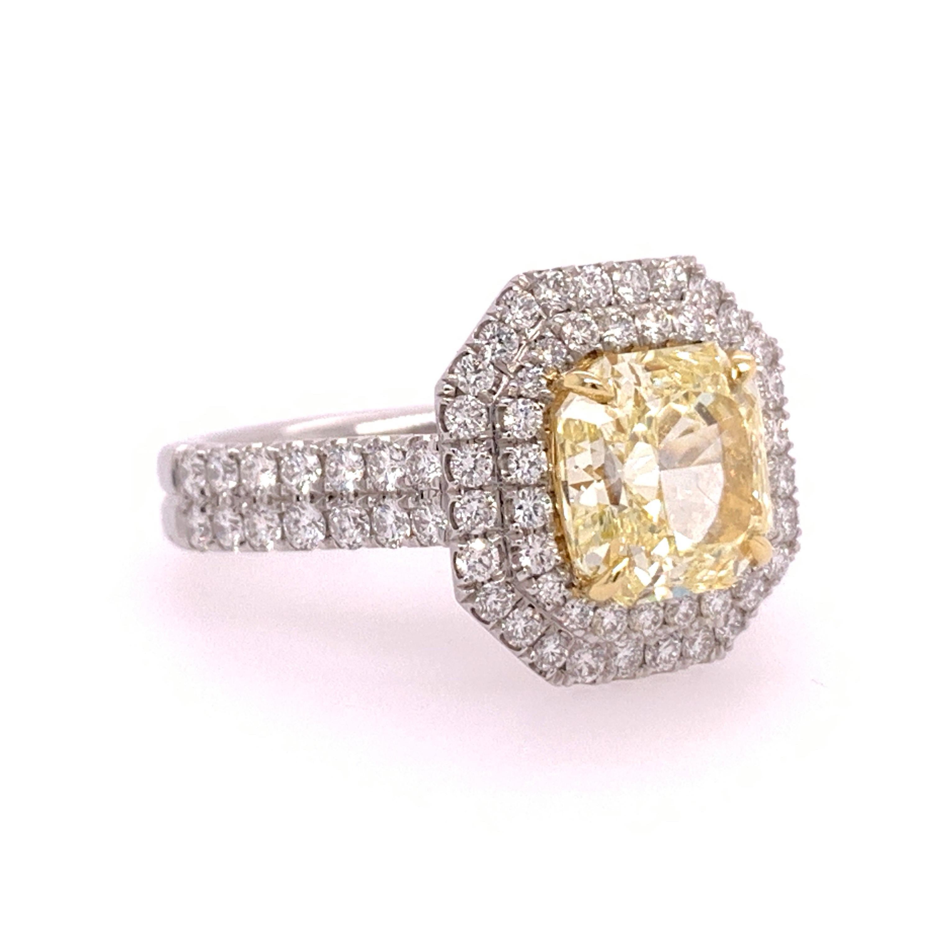 Platinring, GIA-zertifizierter 2,48 Karat natürlicher gelber, makelloser Fancy-Diamant (Radiantschliff) im Angebot