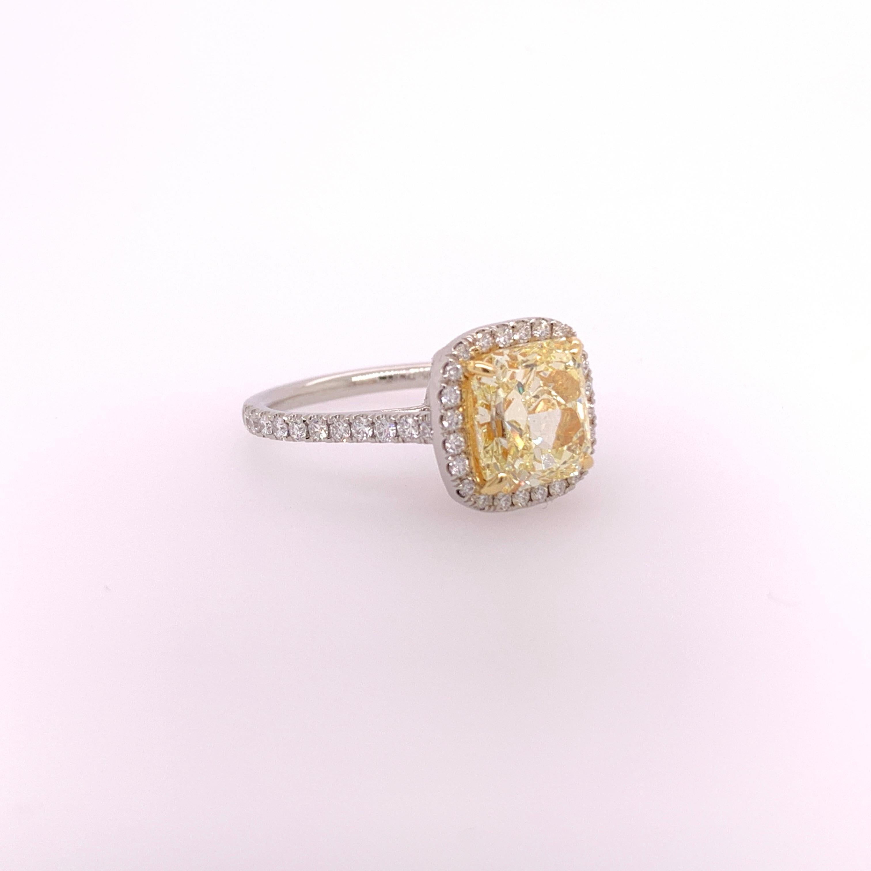 GIA zertifiziert 2,64 Karat natürlichen Fancy Gelb VVS1 Diamant Plat Verlobungsring (Moderne) im Angebot