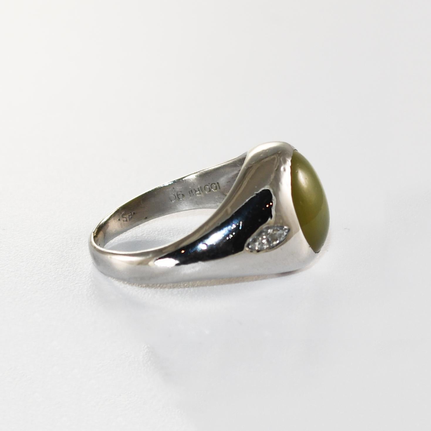 Cabochon Anello in platino con crisoberillo occhio di gatto 10.1g in vendita