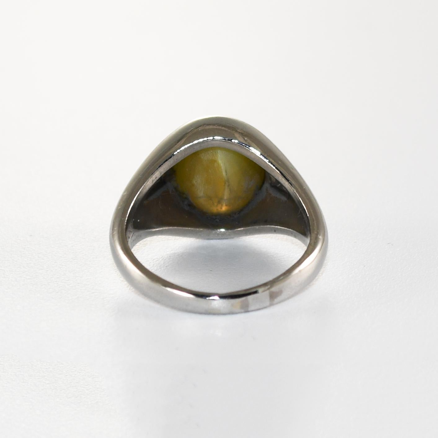 Anello in platino con crisoberillo occhio di gatto 10.1g In condizioni ottime in vendita a Laguna Beach, CA