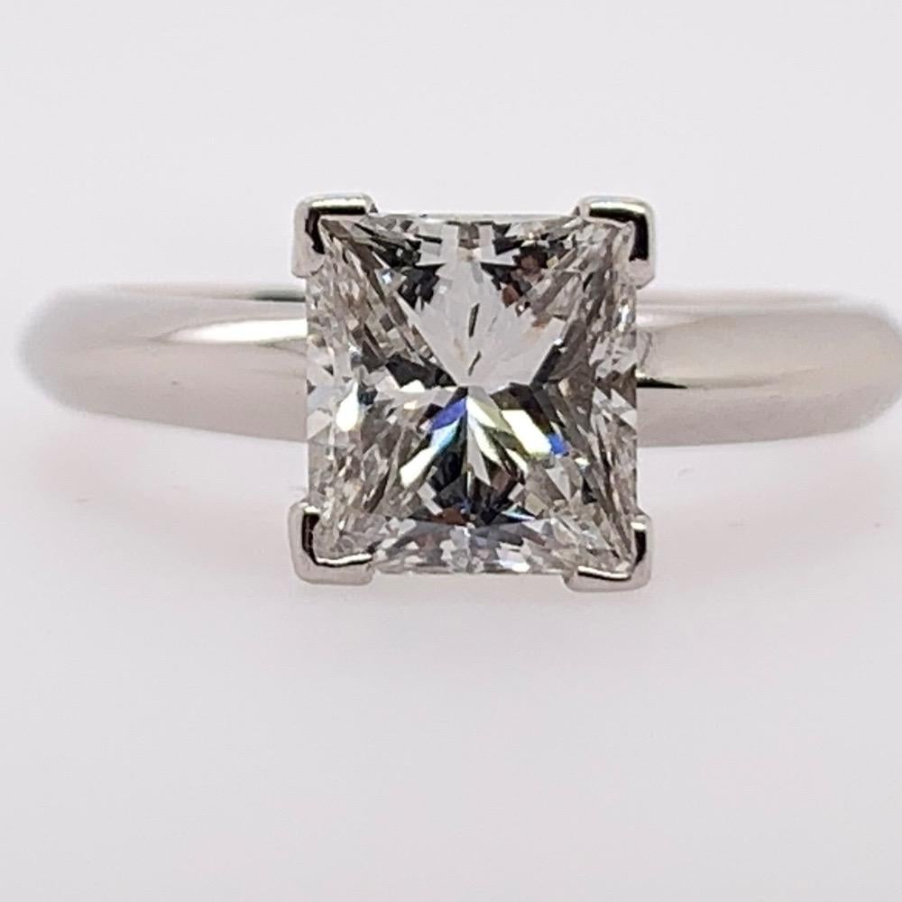 Modern Platinum Certified 1.52 Carat Natural Princess G VS2 Diamond Engagement Ring