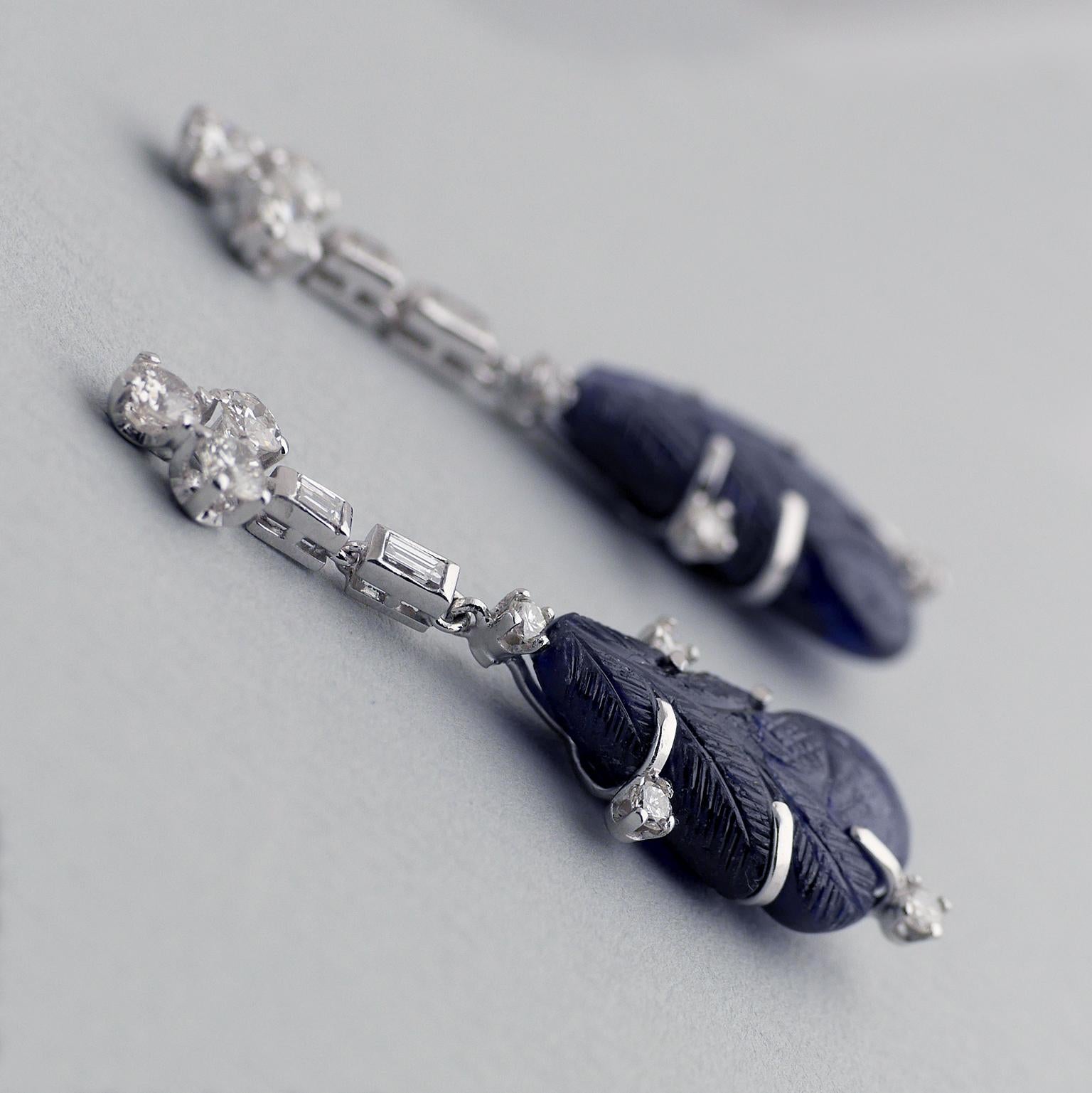 Platinum Certified Untreated Carved Sapphire Diamond Drop Earrings In Excellent Condition In London, GB