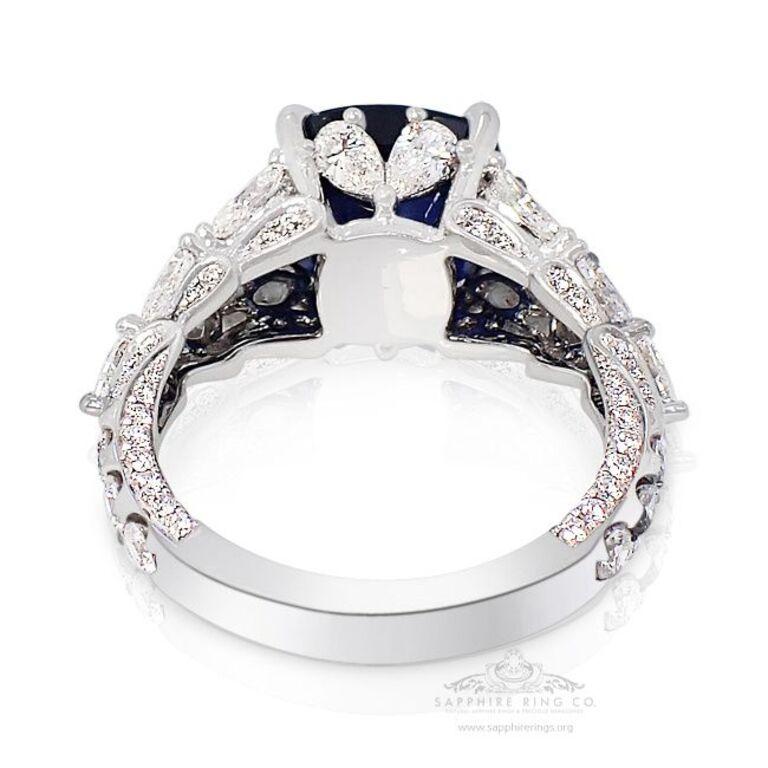 Women's or Men's Platinum Ceylon Sapphire Ring, 5.13 Carat Natural Sapphire Gia Origin Certified For Sale