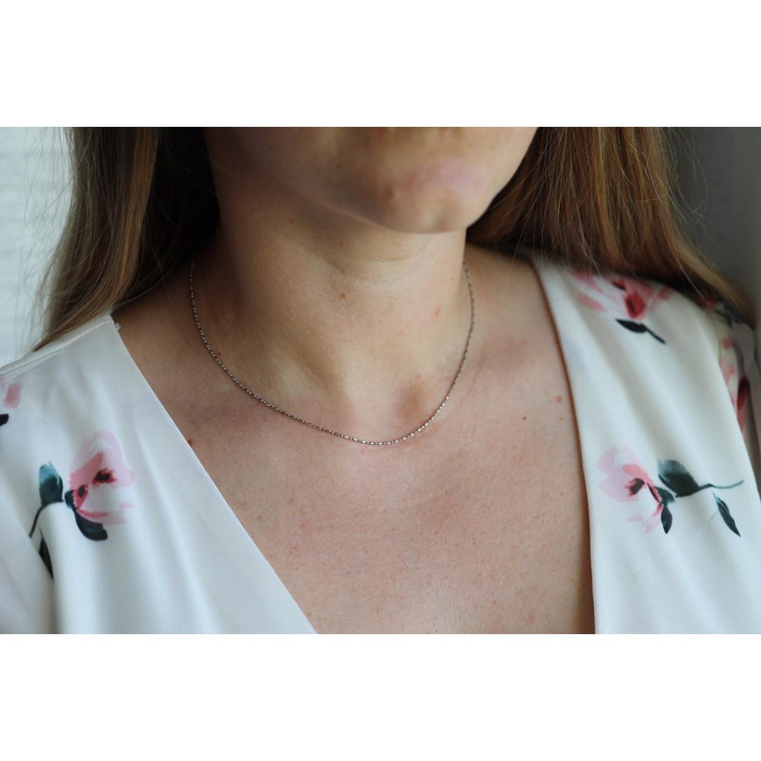 Collana a catena in platino. PT850 Collana a catena con perline in platino. 1mm 15,5in in vendita 5