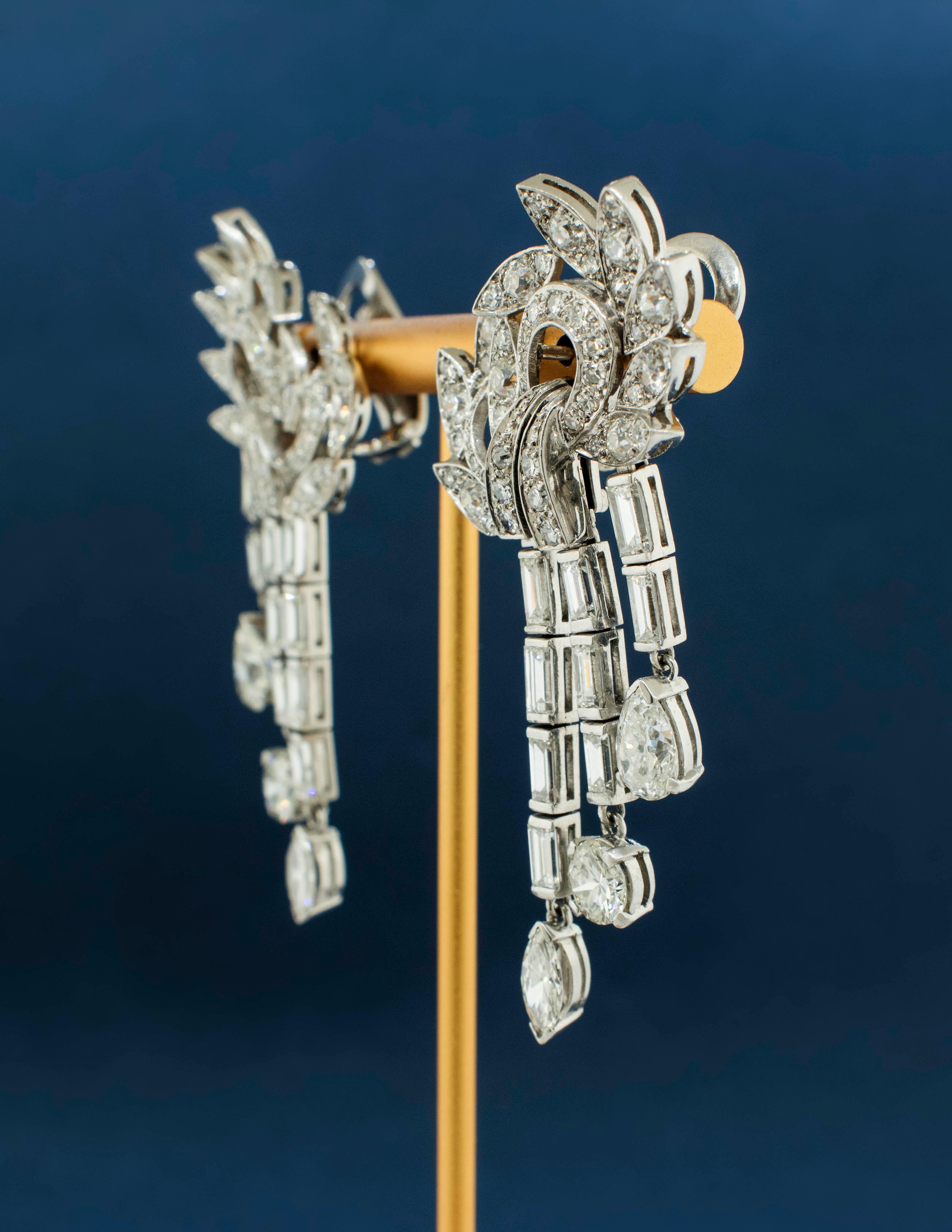 Platin-Chandelier-Ohrringe aus Platin mit ca. 10 Karat Diamanten (Rundschliff) im Angebot