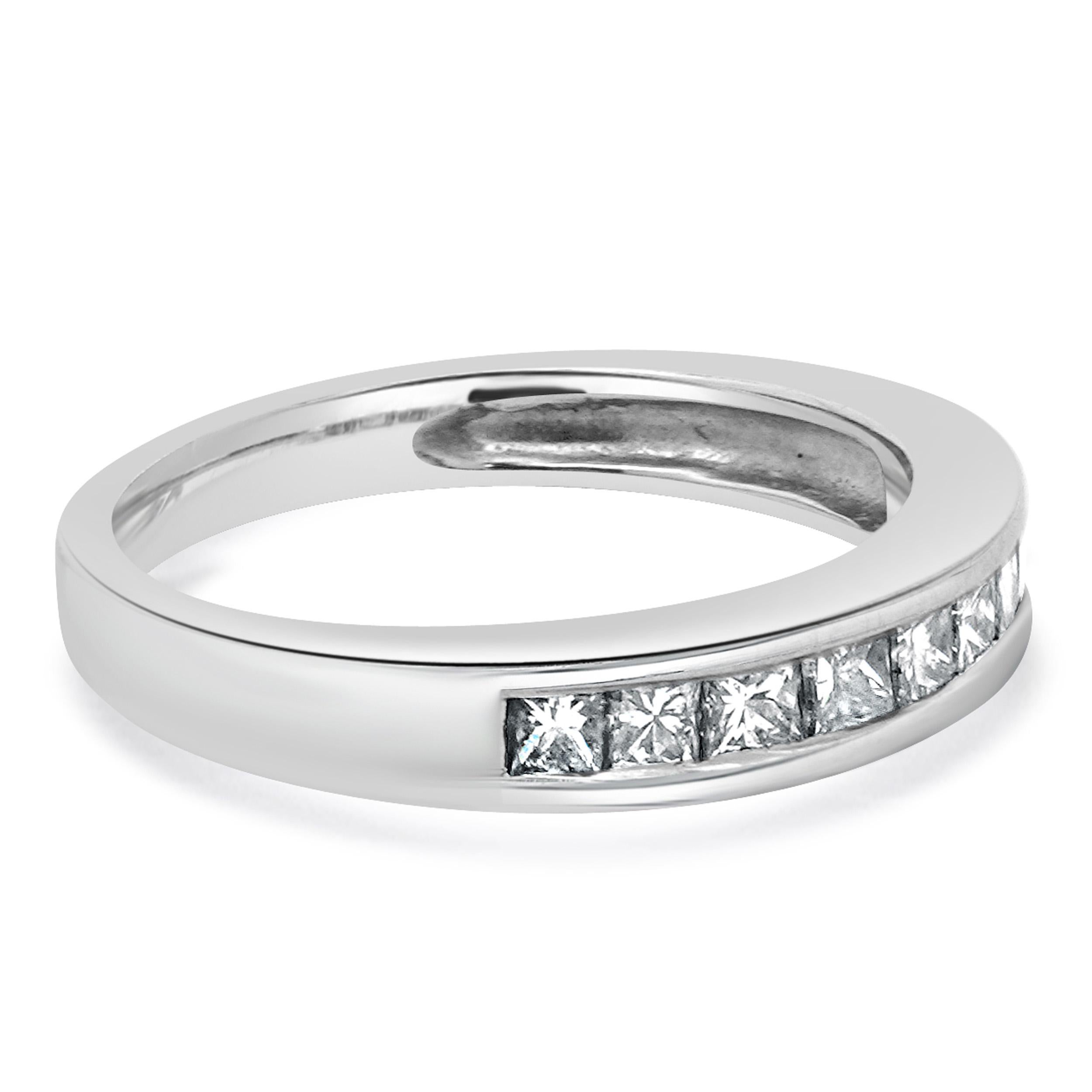 Taglio princess Fascia in platino con diamanti incastonati in vendita