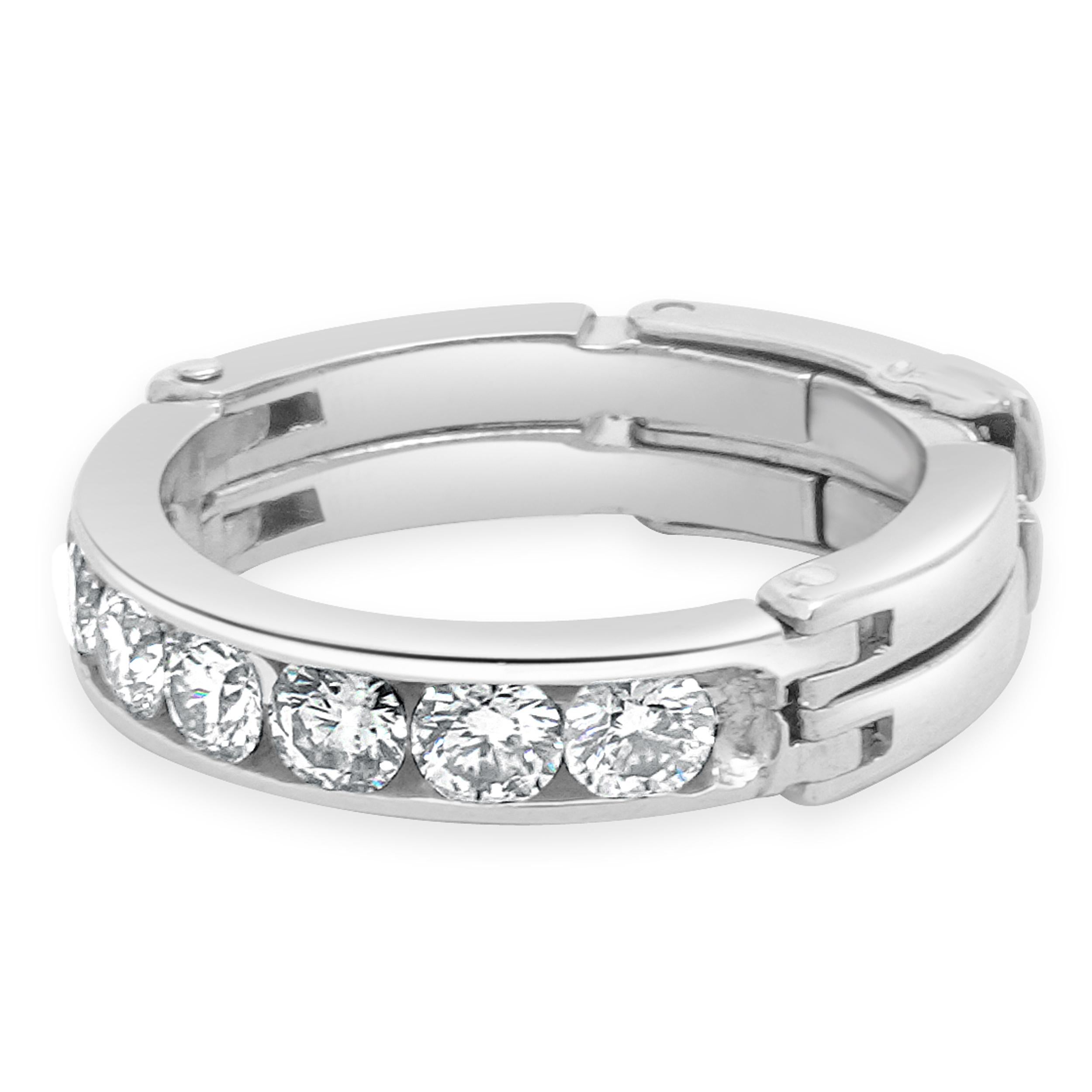 Designer: kundenspezifisch
MATERIAL: Platin
Diamant: 7 runde Diamanten im Brillantschliff = 0,60cttw
Farbe: I
Klarheit: VS2
Ringgröße: 4 (bitte erlauben Sie zwei zusätzliche Versandtage für Größenanfragen)
Gewicht: 6.30 Gramm
