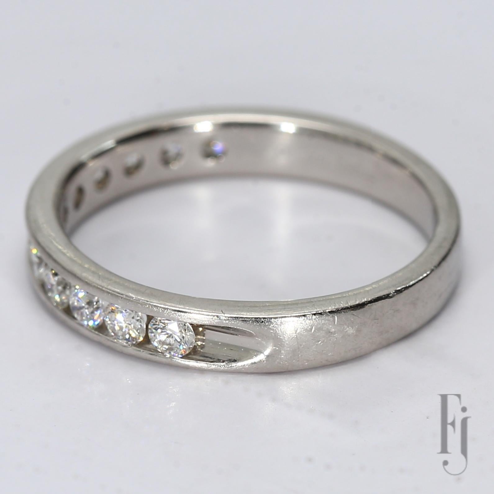 Bague en platine et diamant en serti clos - Taille 5.75 Bon état - En vente à Scottsdale, AZ