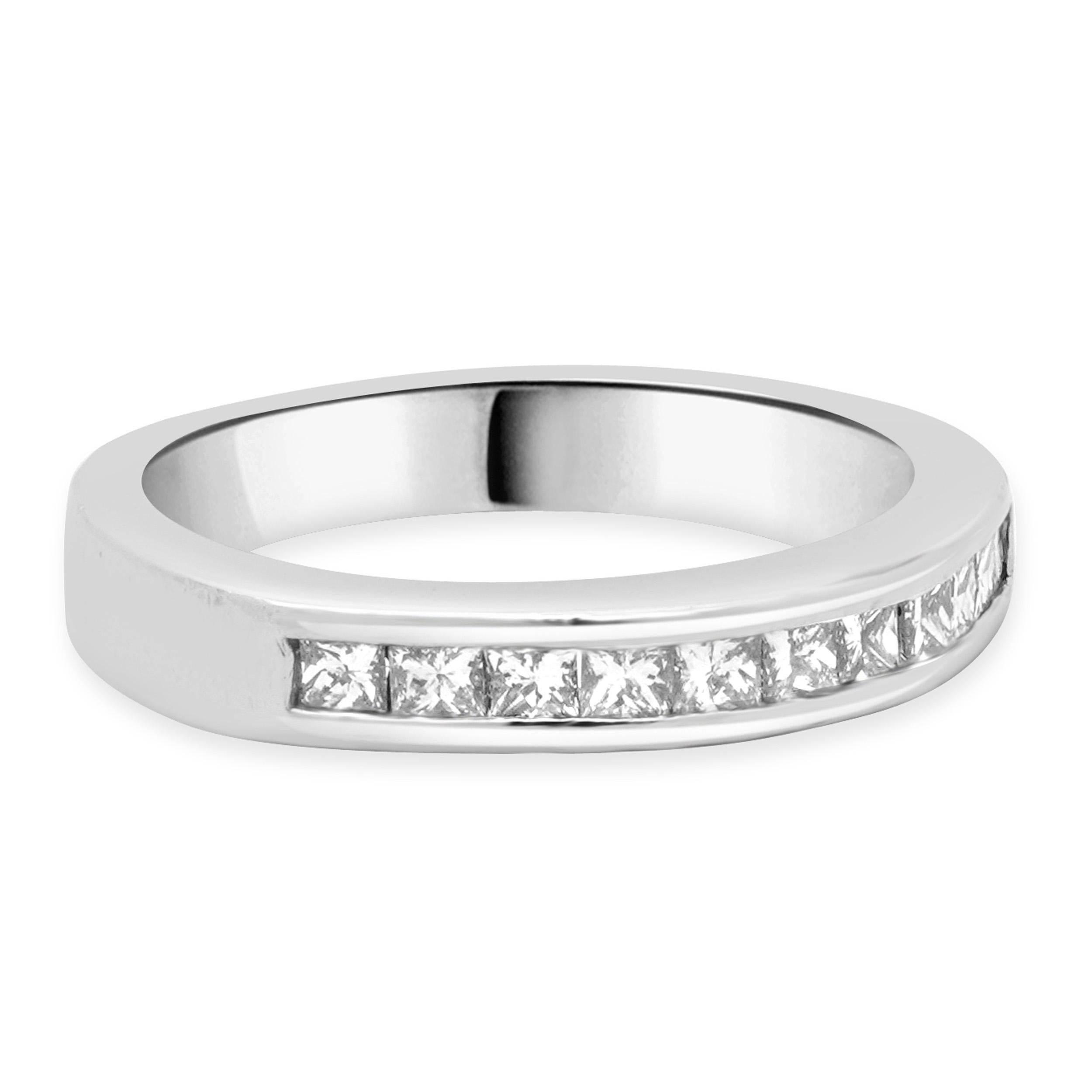 Fascia in platino con diamanti taglio principessa incastonati a canale In condizioni ottime in vendita a Scottsdale, AZ