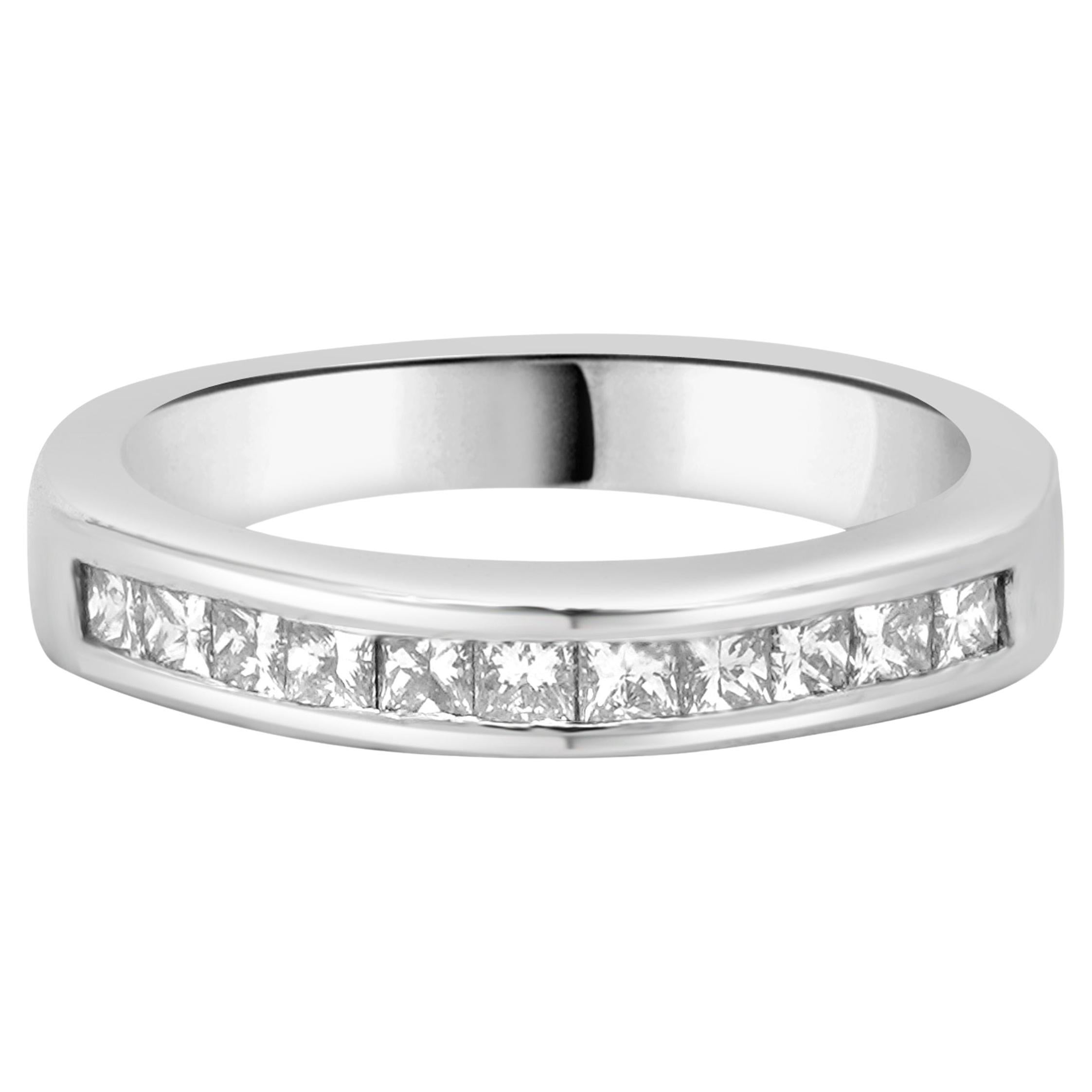 Bandeau en platine avec diamant taille princesse en serti clos