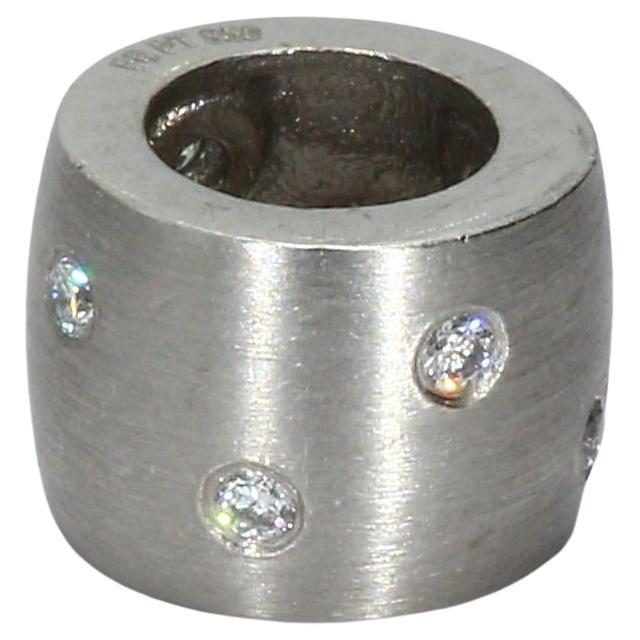 Platin Charme mit 0,01ct E/VVS2 Brillantschliff Diamanten im Angebot