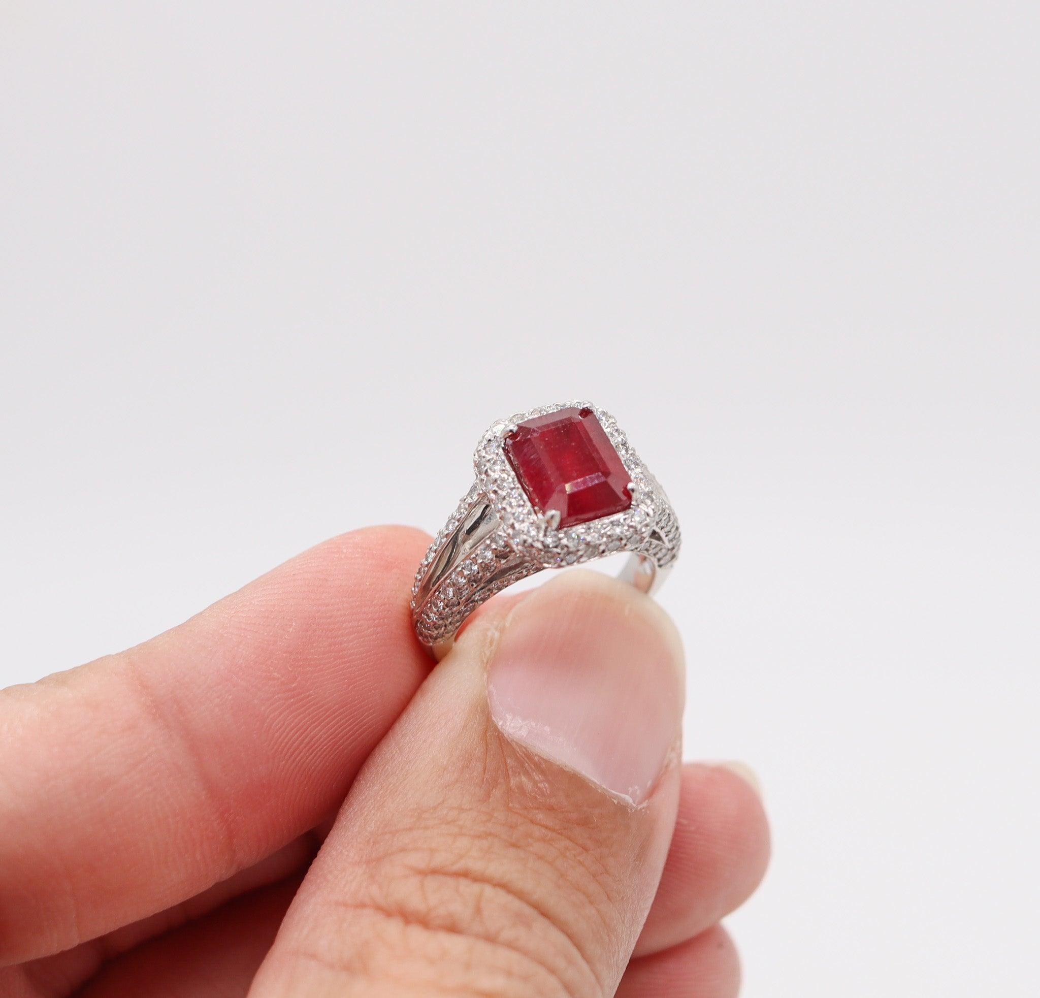 Moderniste PLATINUM Classic Cocktail Ring With 4.84 Ctw In Vivid Red Ruby And VS Diamonds en vente