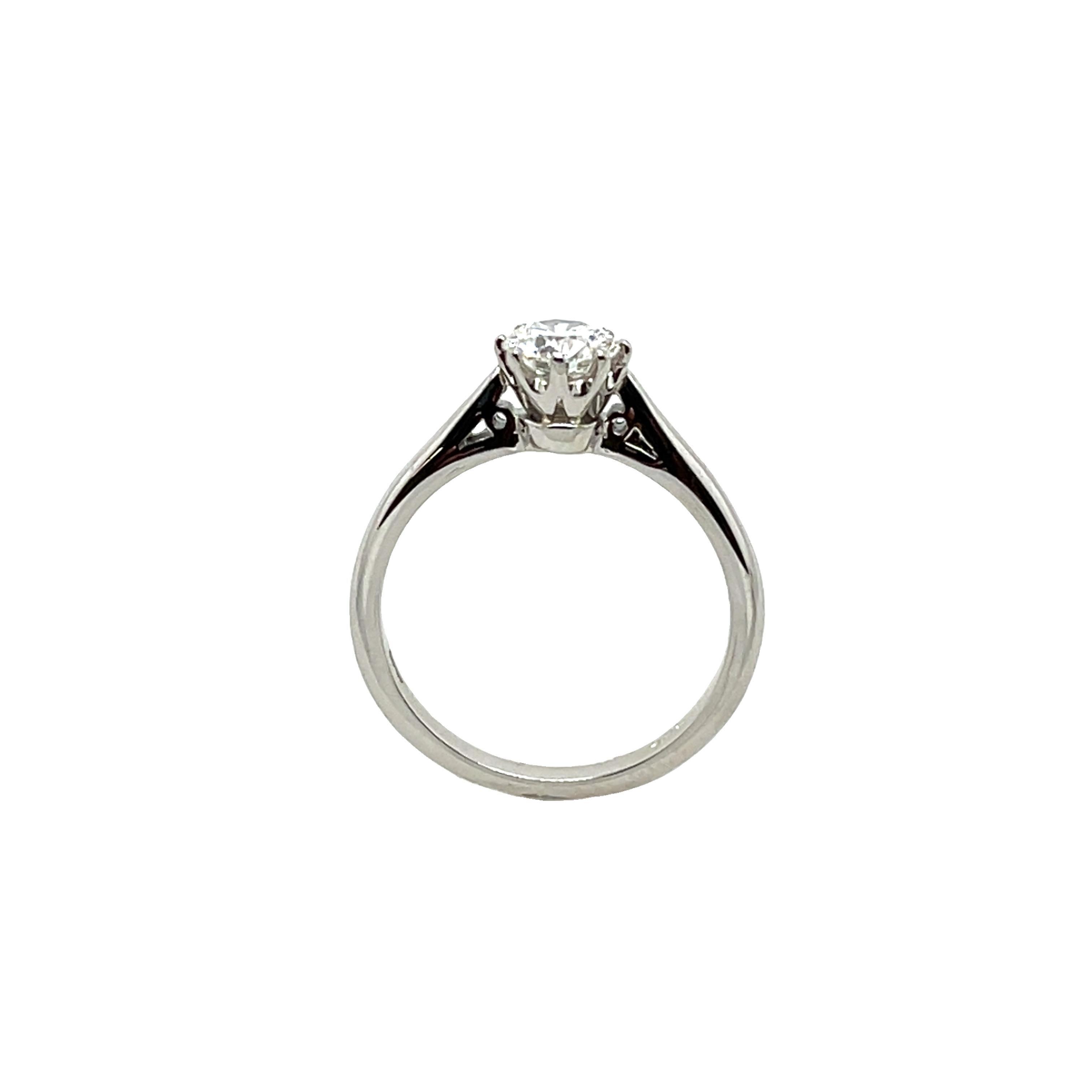 Anillo de compromiso de diamantes solitario clásico en platino 0,65 ct H/SI1 Corte redondo en venta