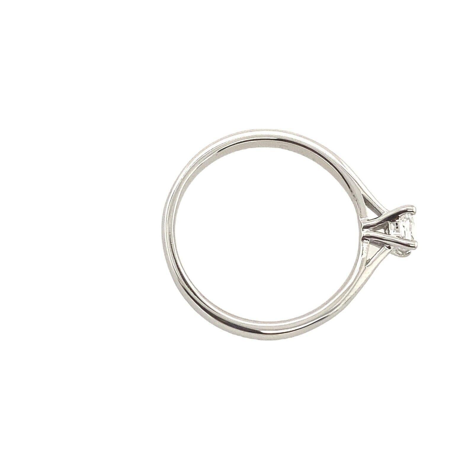 Platinum Classic Solitaire Diamond Ring Set with 0.25ct G/SI1 Princess Cut In Excellent Condition In London, GB