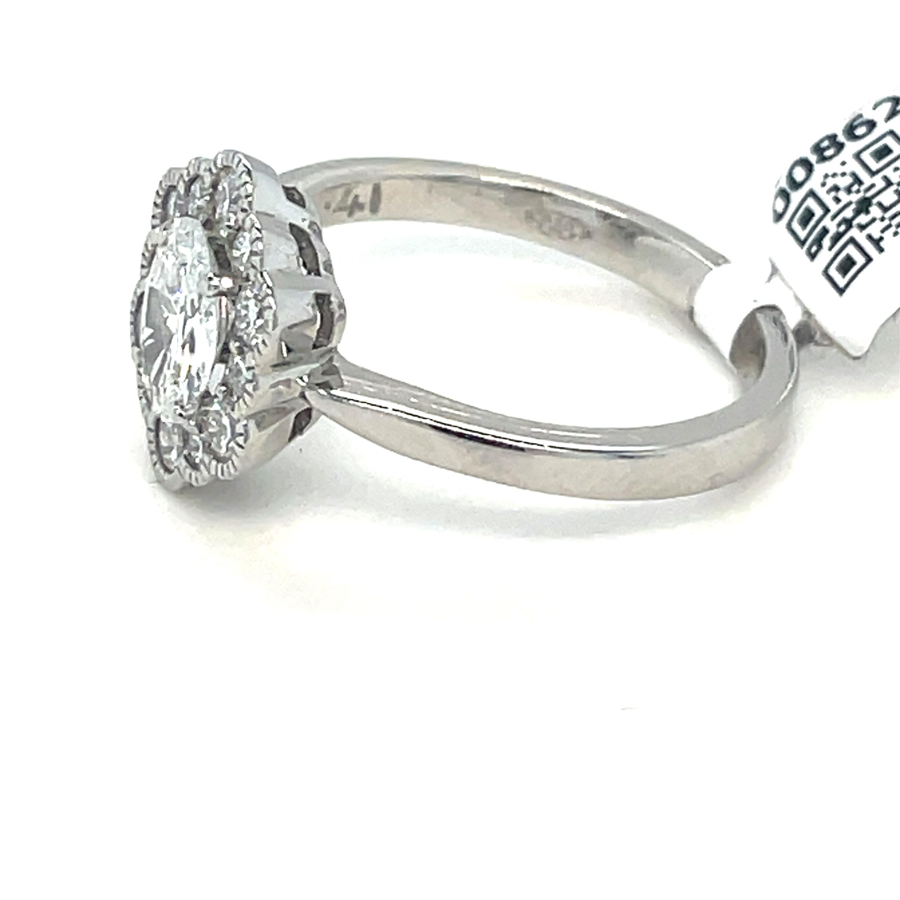 Anello in platino con diamanti a grappolo in vendita 6