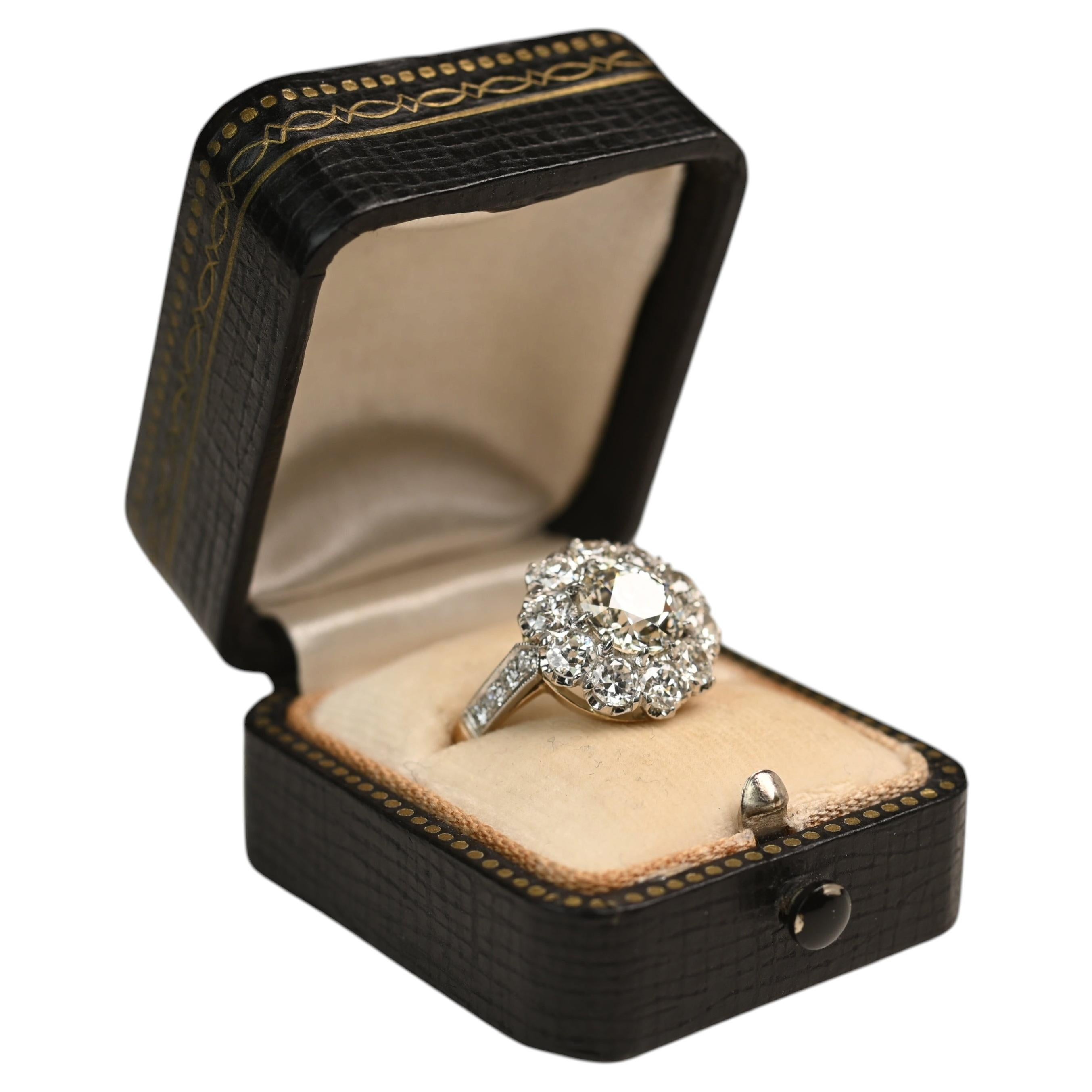 Anello di fidanzamento a grappolo in platino. Anello con diamante vecchio di 1,80ct in platino K.K. VS2