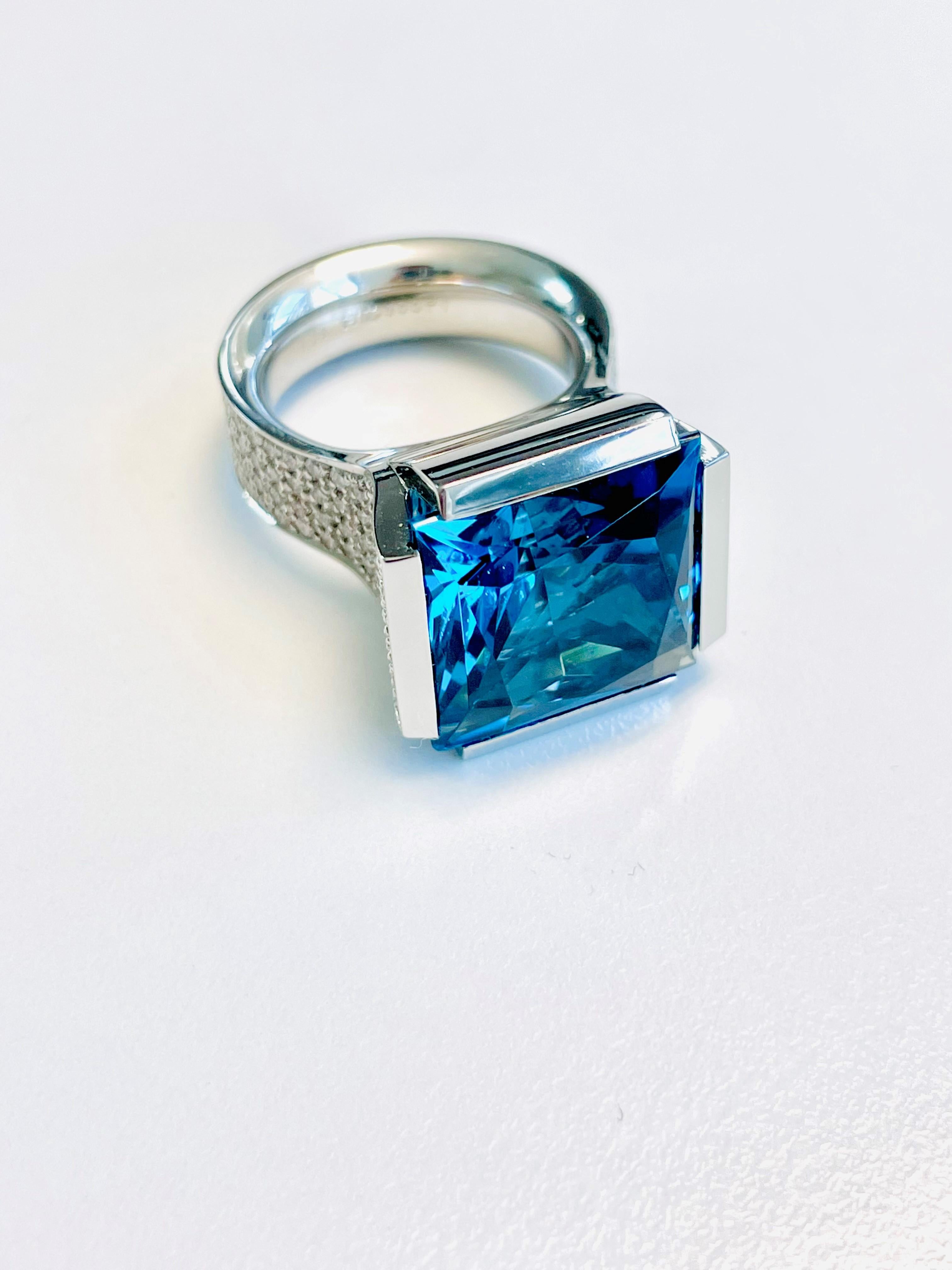 Contemporary Platinum Cocktail Ring, Blue Topaz, Diamonds F-vs 1.75ct For Sale
