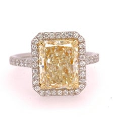 Platinum Cocktail Ring Radiant Cut 3.42 Carat GIA Natural Light Yellow YZ