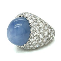 Anillo de cóctel de platino con 50,00 ct. Zafiro estrella y diamantes incoloros VVS