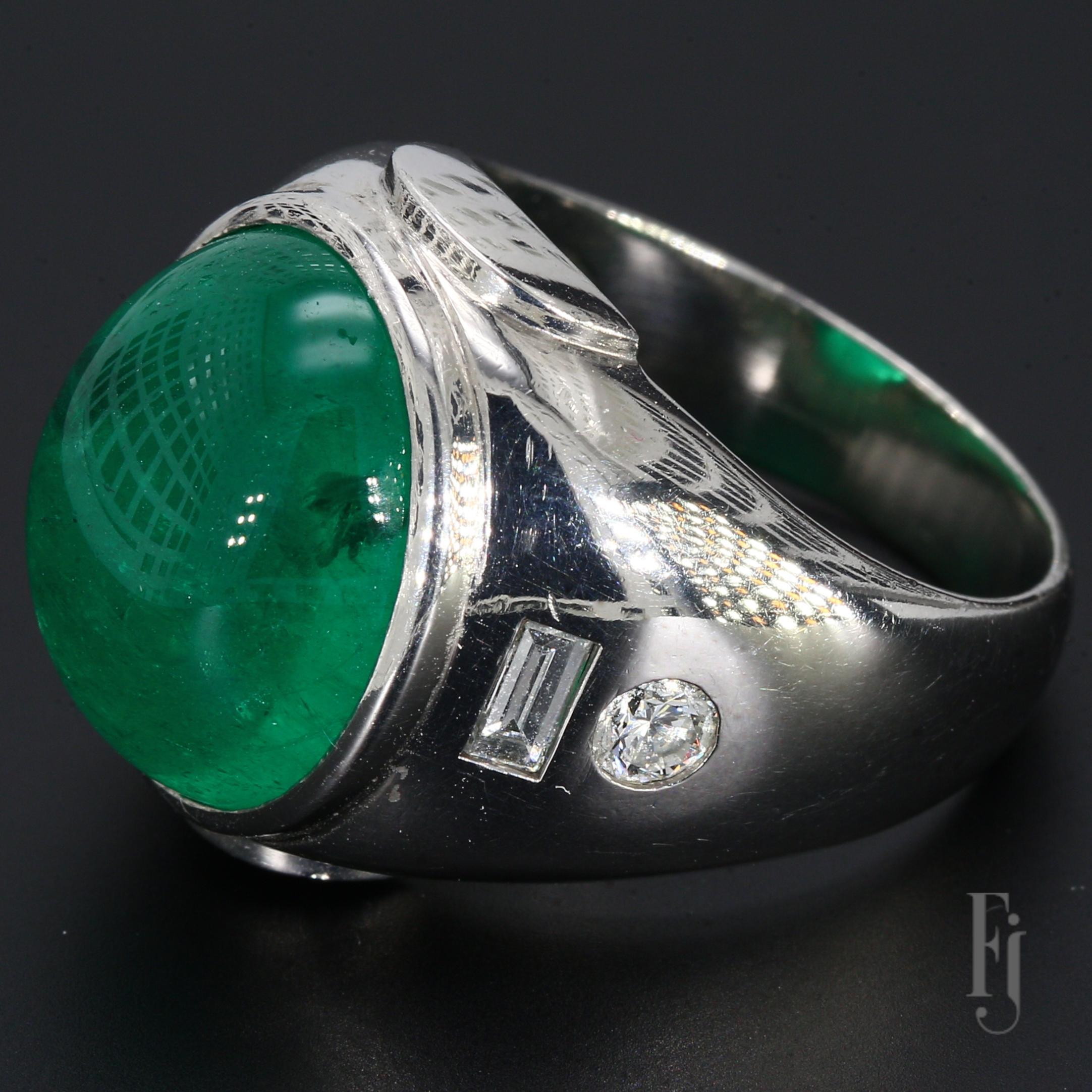Platin kolumbianischen Smaragd Cabochon Herrenring mit Diamant-Akzenten - Größe 11,25 für Damen oder Herren im Angebot