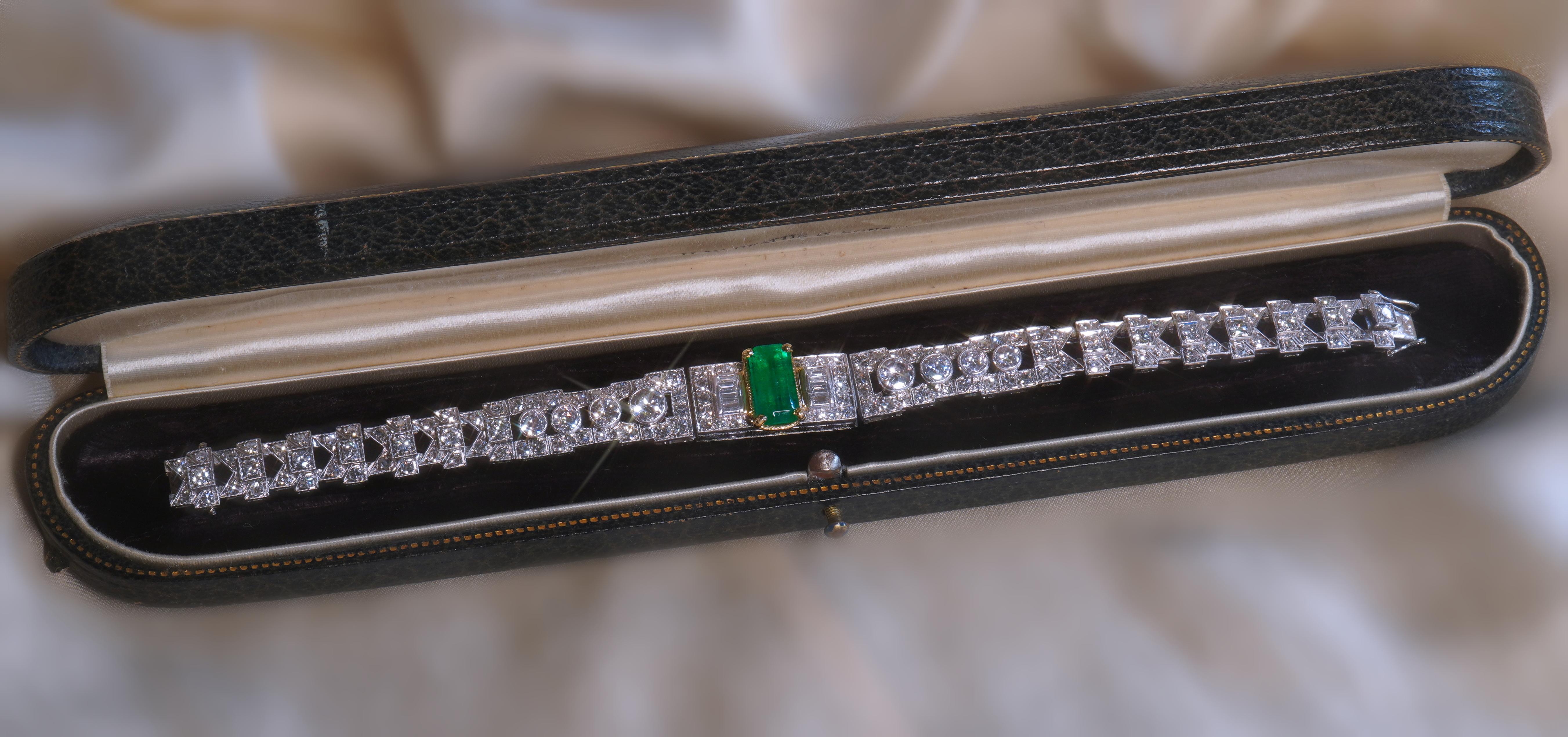 Emerald Cut Platinum Colombian Emerald Diamond Bracelet GIA Vintage VS Old Mine 11.67 Carats For Sale